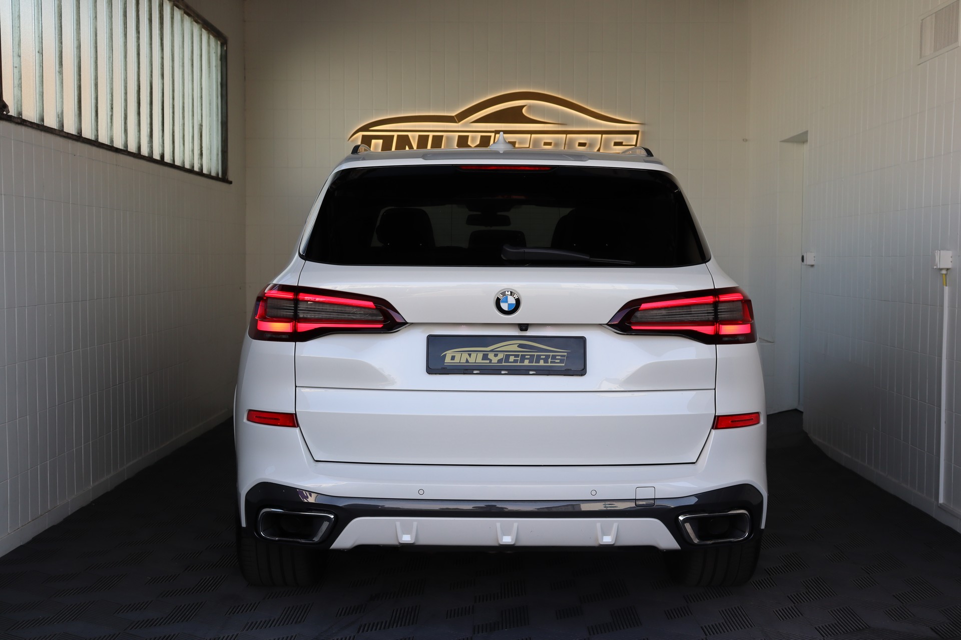 BMW X5 xDrive 48V 40d M Sport Steptronic-image-16