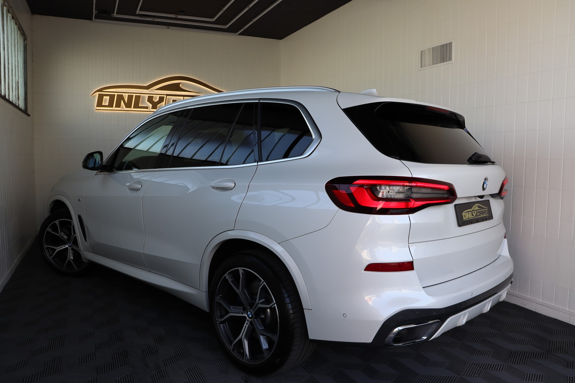 BMW X5 xDrive 48V 40d M Sport Steptronic-image-14