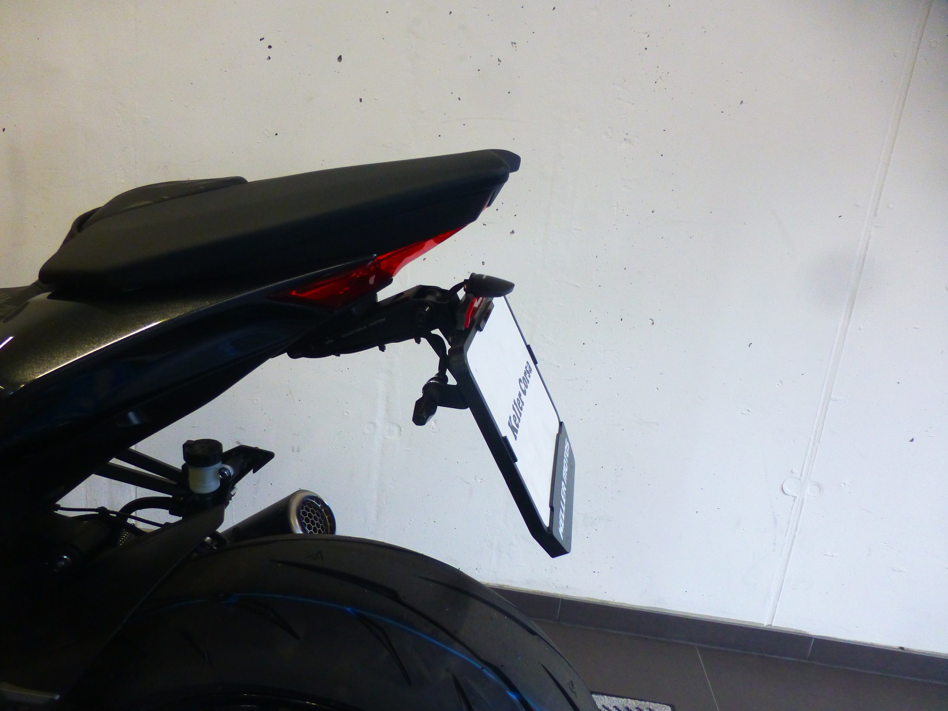 KAWASAKI Z 1100 Platin Dark Edition-image-2