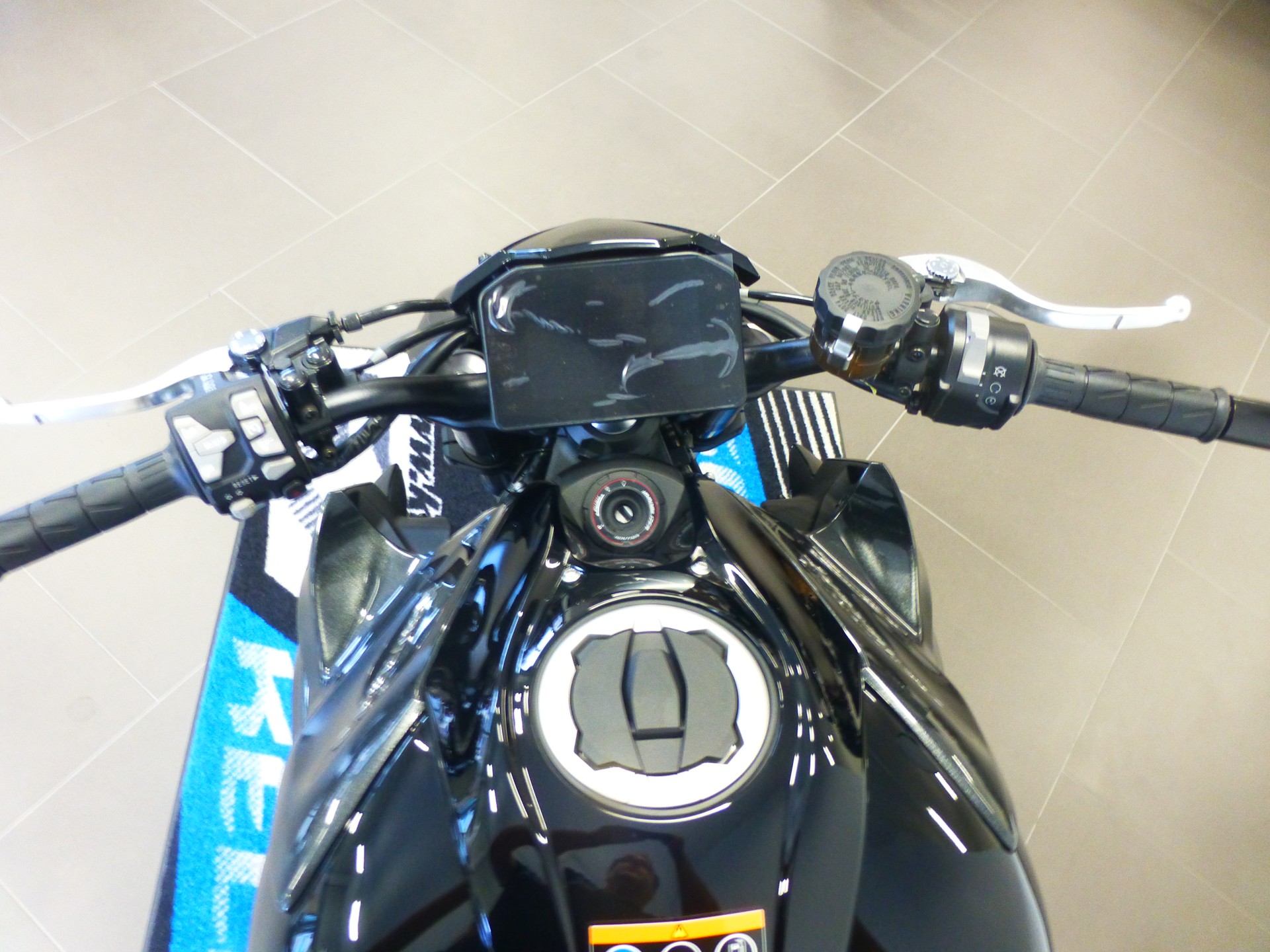 KAWASAKI Z 1100 Platin Dark Edition-image-12