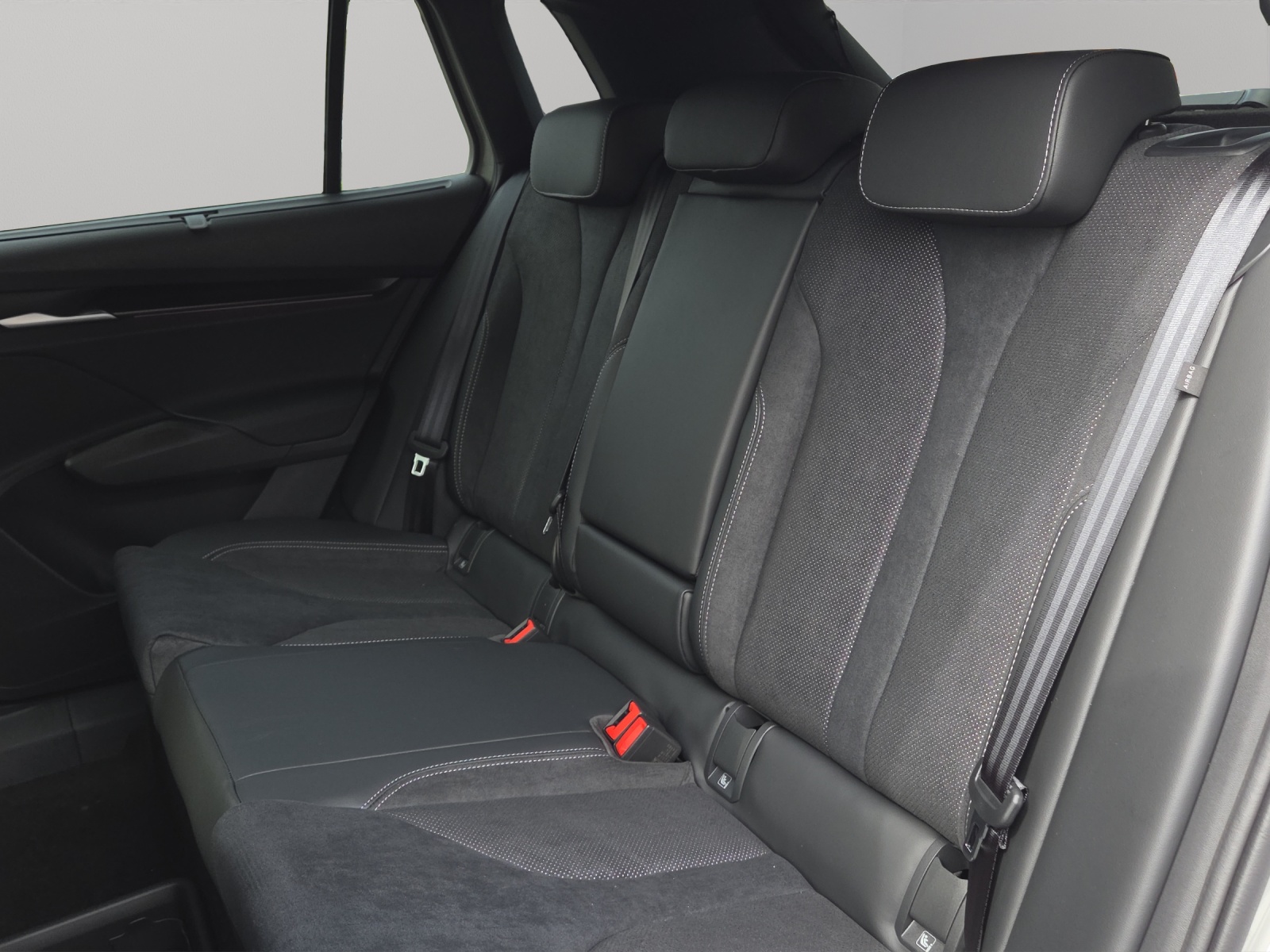 SKODA Elroq 85x Sportline 4x4-image-8