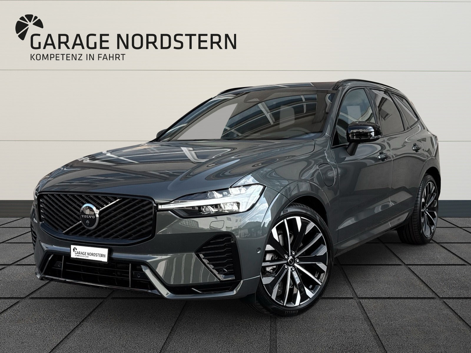 VOLVO XC60 2.0 T6 TE Ultra Dark eAWD