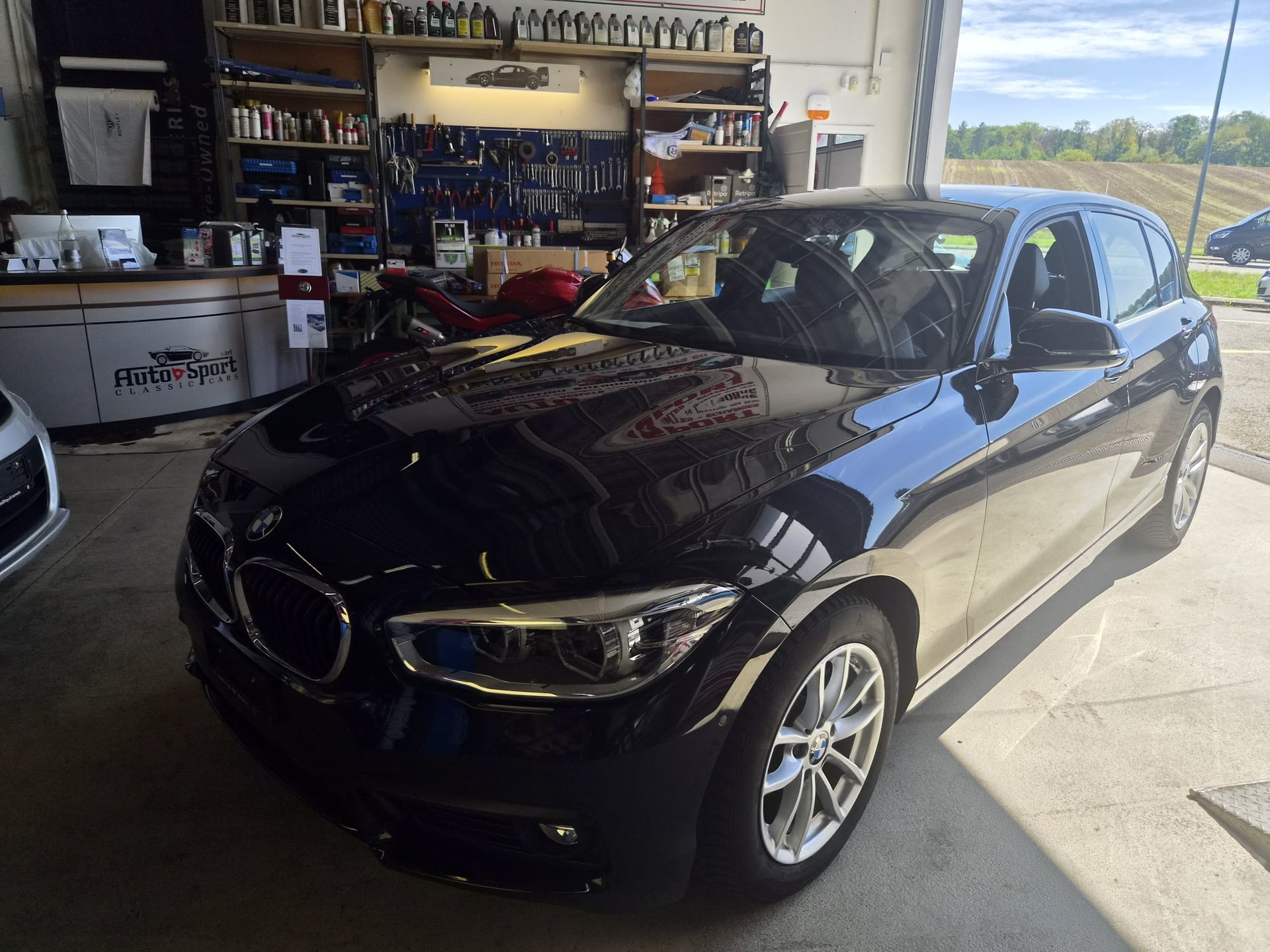 BMW 118i Essential Edition Steptronic