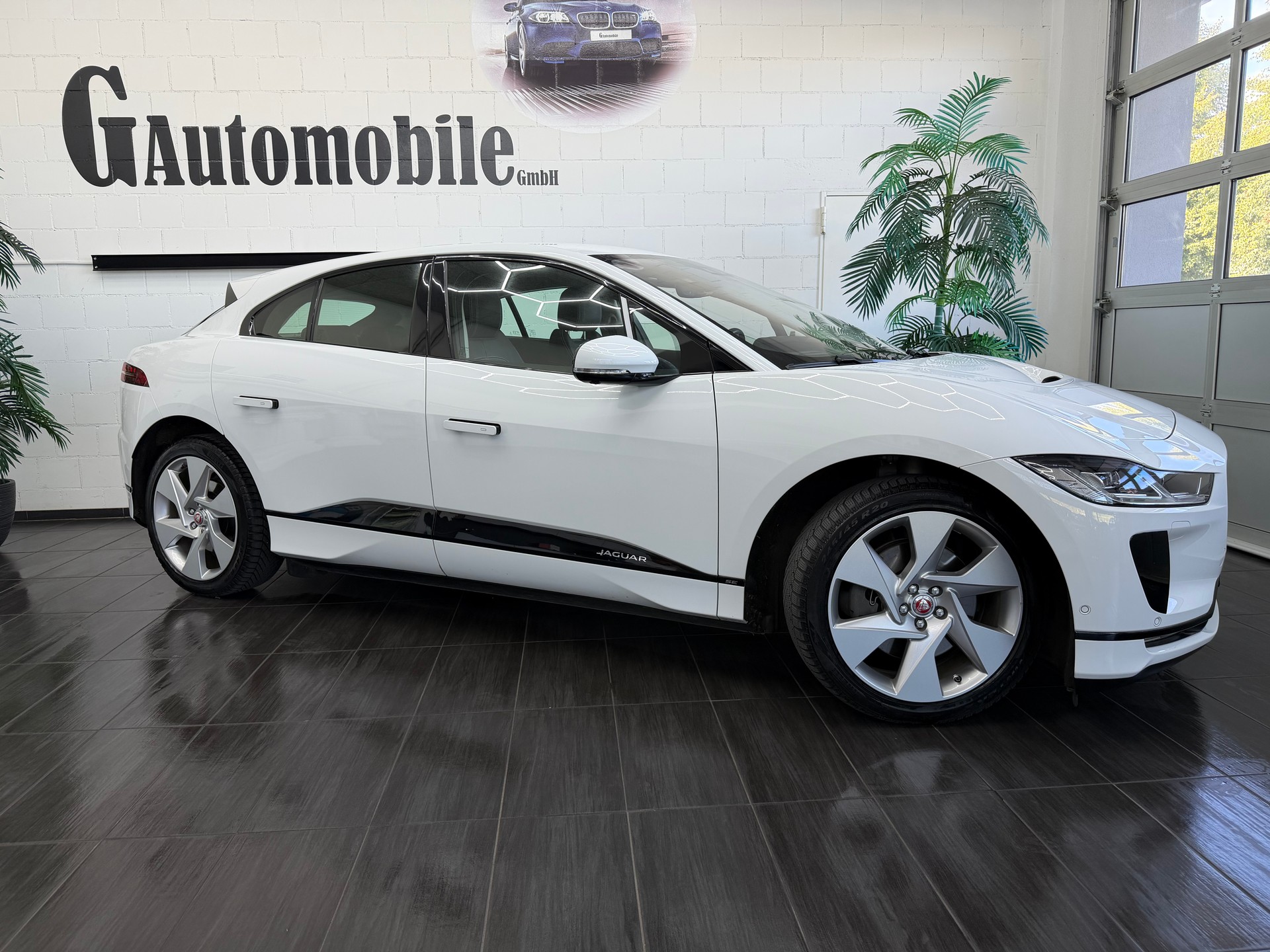 JAGUAR I-Pace EV400 SE AWD⭐️-showroom-element-2