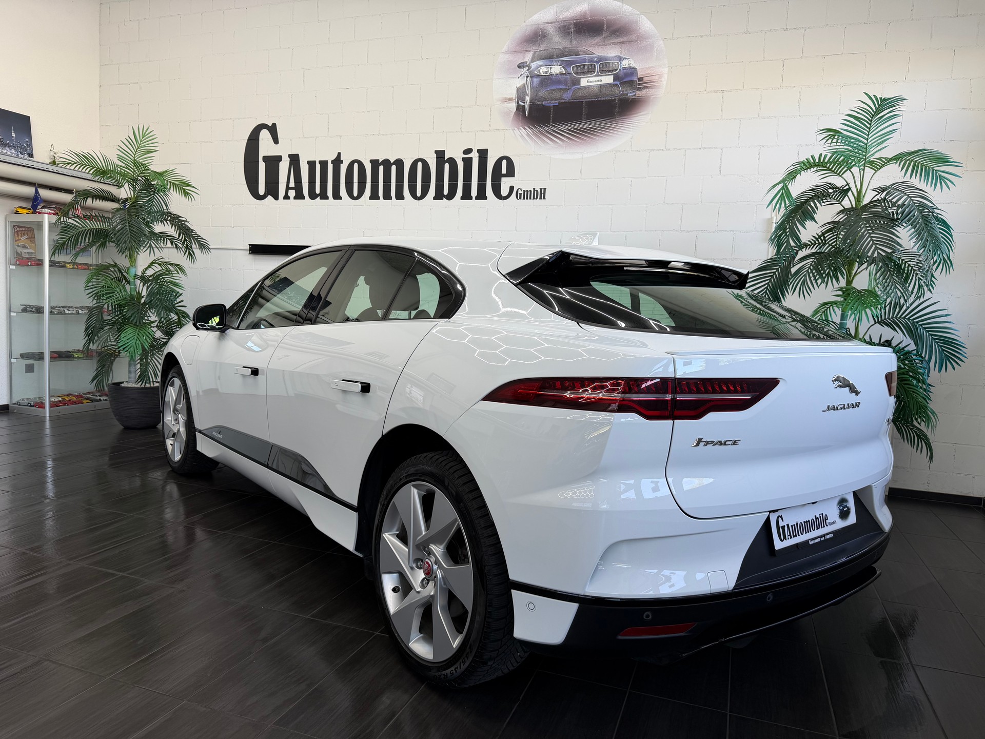 JAGUAR I-Pace EV400 SE AWD⭐️-image-5
