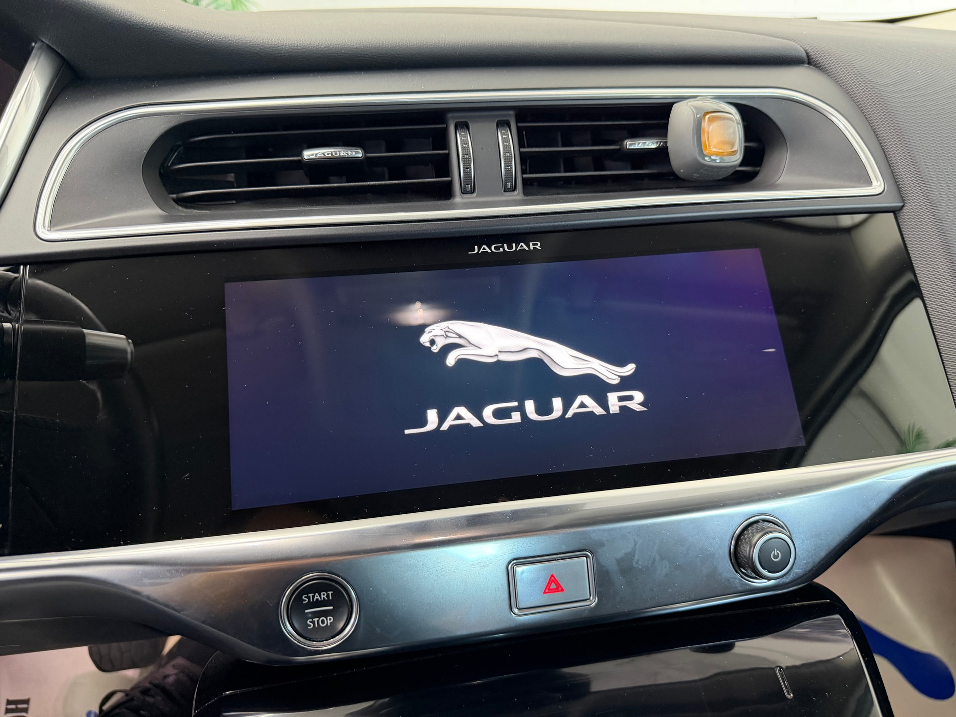 JAGUAR I-Pace EV400 SE AWD⭐️-image-17