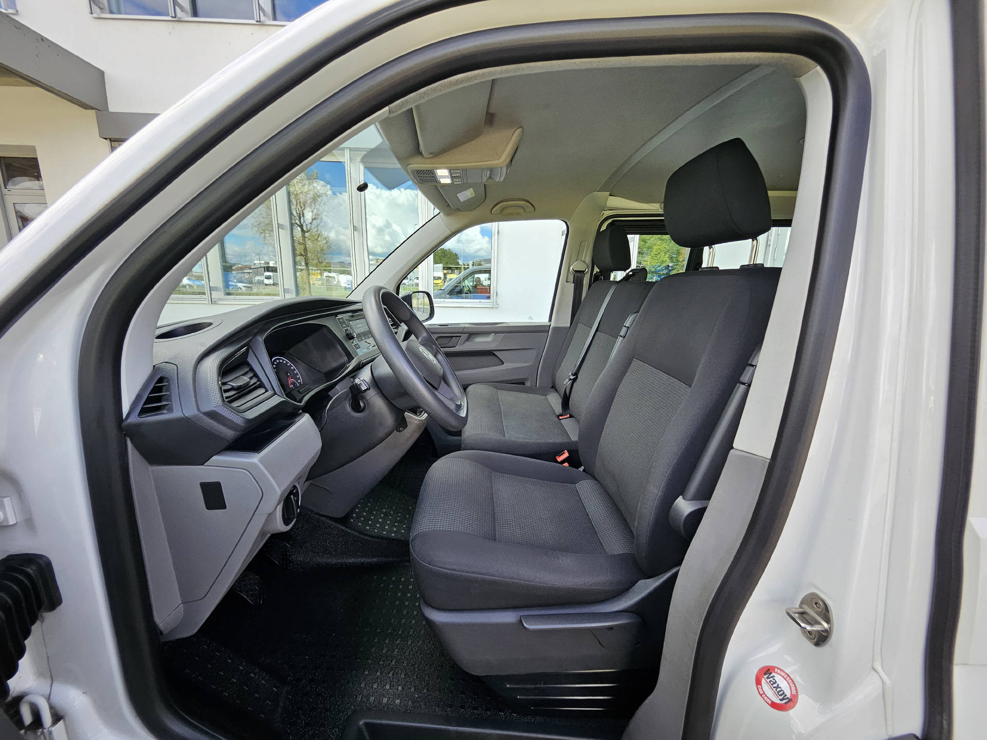 VW T6.1 Kombi 3000 2.0 TDI 150 * Klima * Tempomat * Schiebetüre rechts + links * 9- Plätzer *-image-13