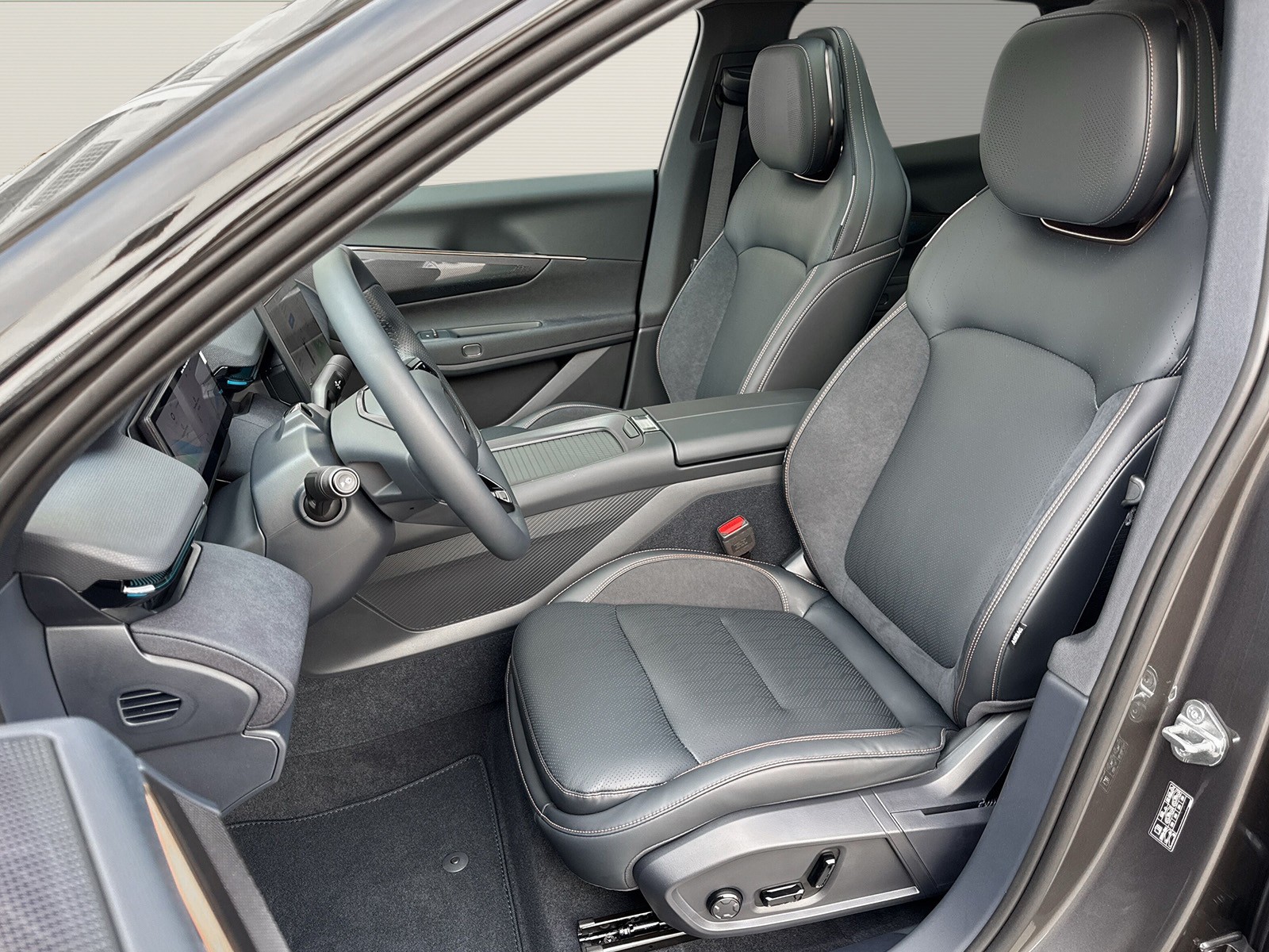 LYNK & CO 08 1.5 PHEV More-image-7