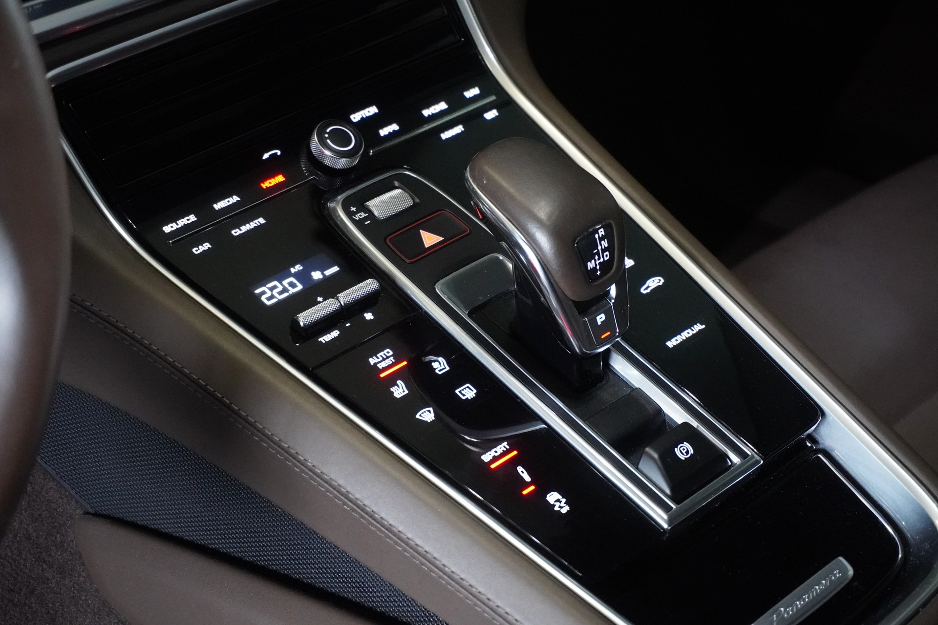 PORSCHE Panamera 4 PDK-image-12