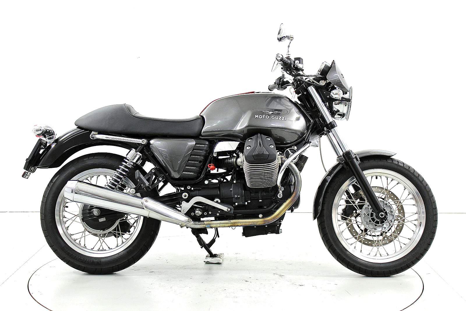 MOTO GUZZI V7-image-3