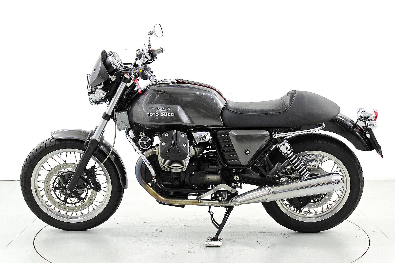 MOTO GUZZI V7-image-4