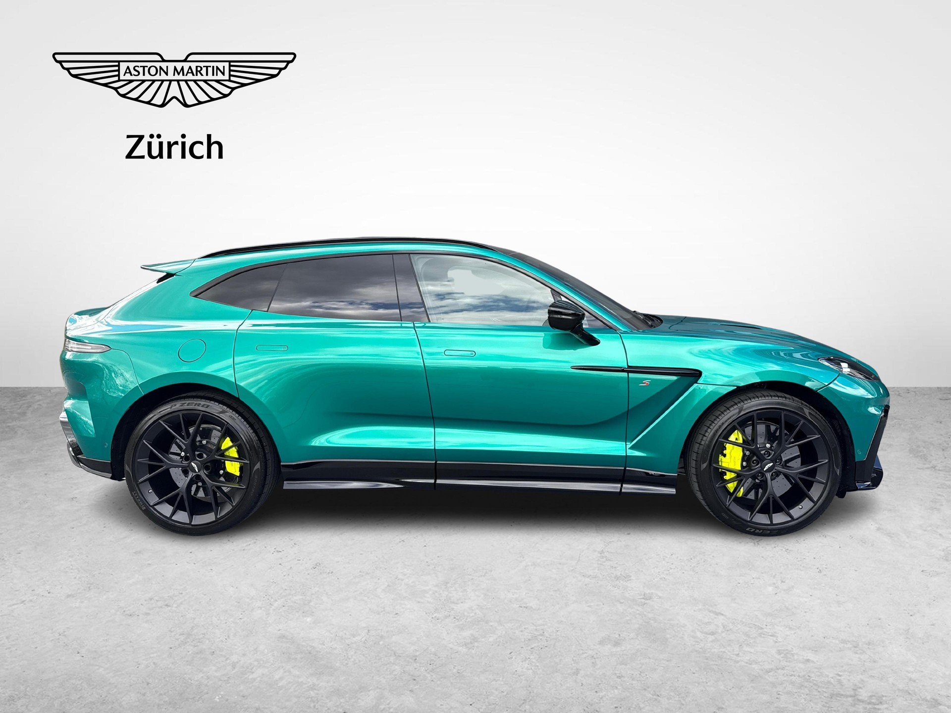 ASTON MARTIN DBX S 4.0 V8 Bi-Turbo-showroom-element-3
