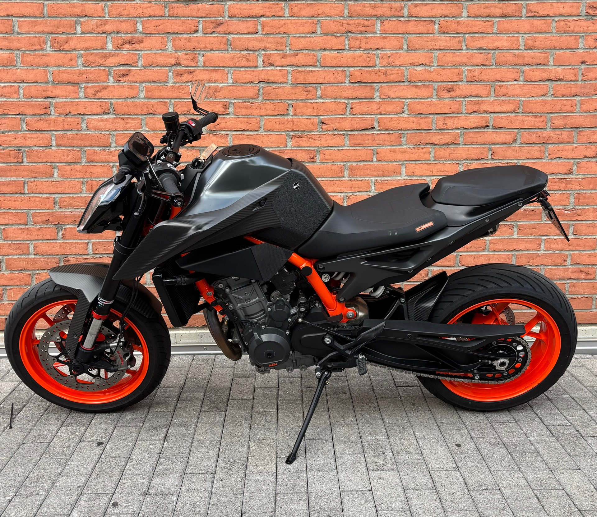 KTM 890 Duke R-image-4