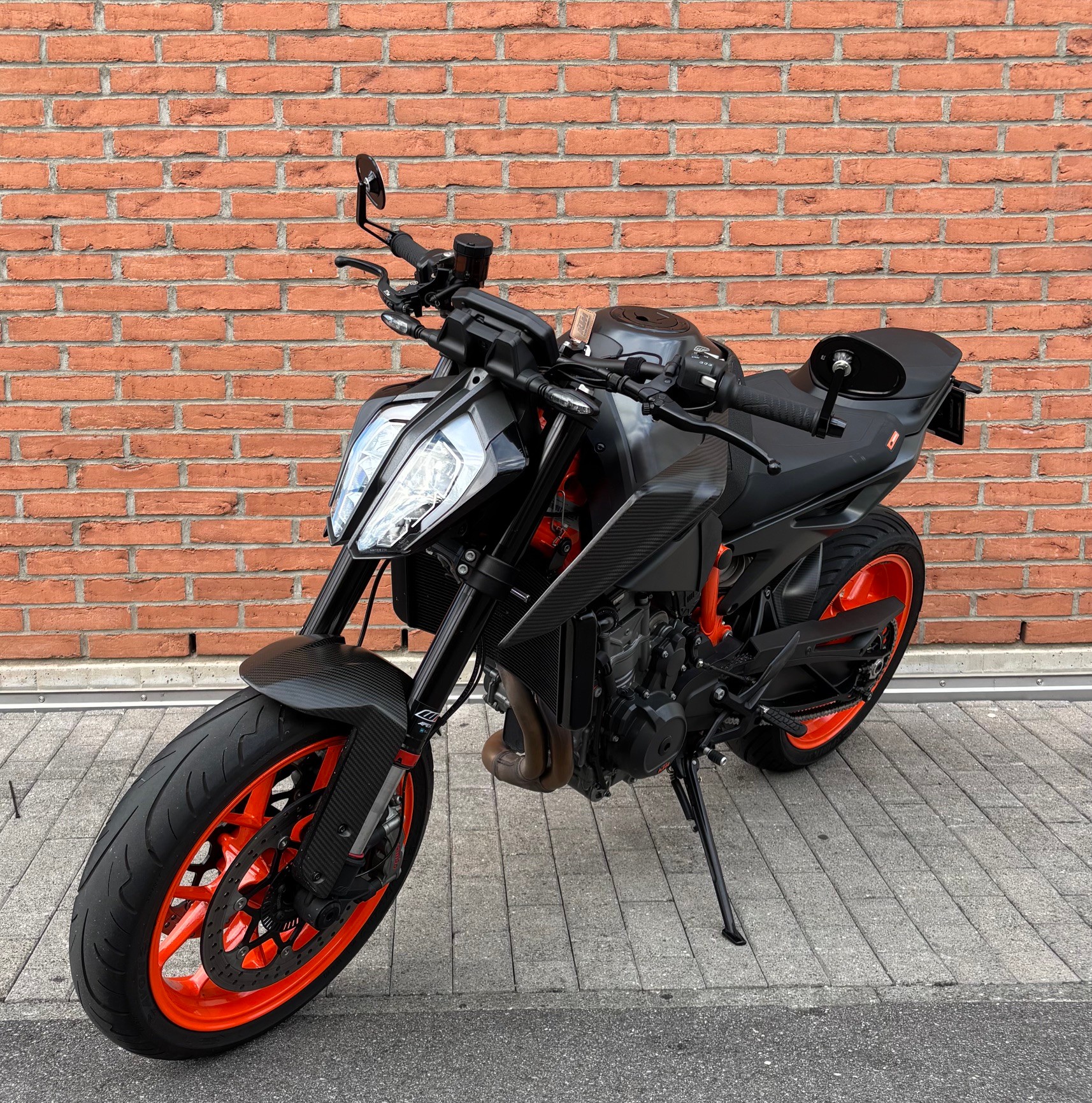 KTM 890 Duke R-image-3