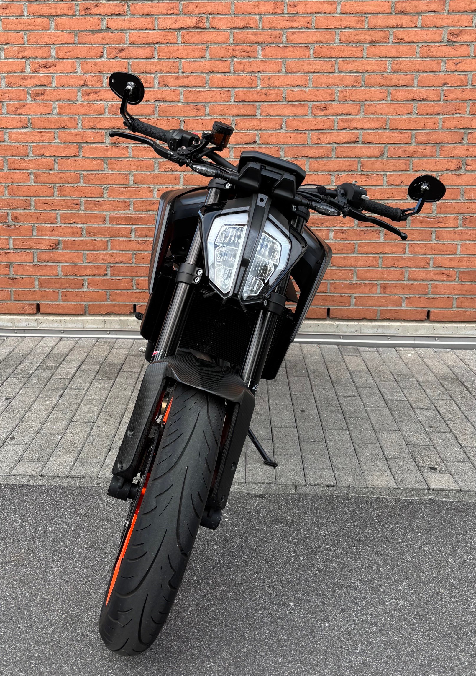 KTM 890 Duke R-image-2