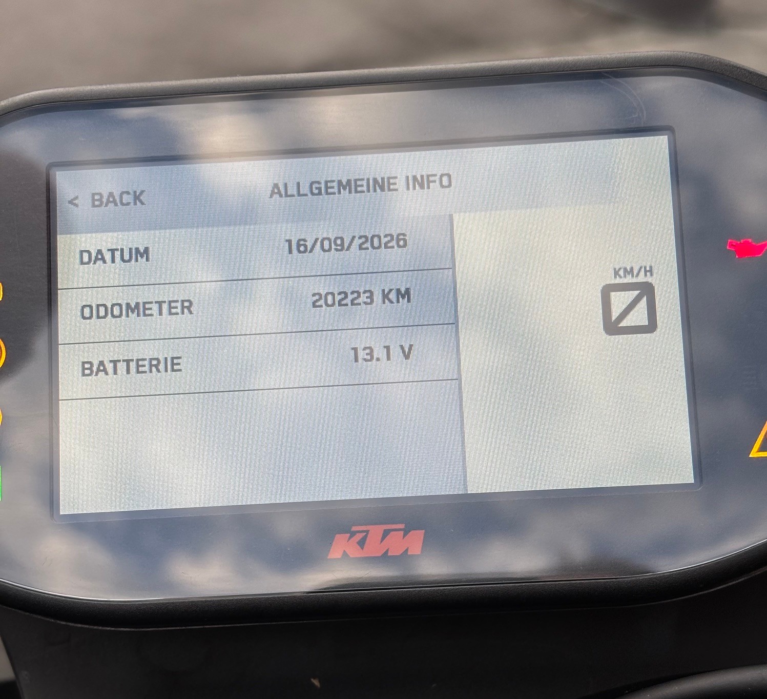 KTM 890 Duke R-image-5