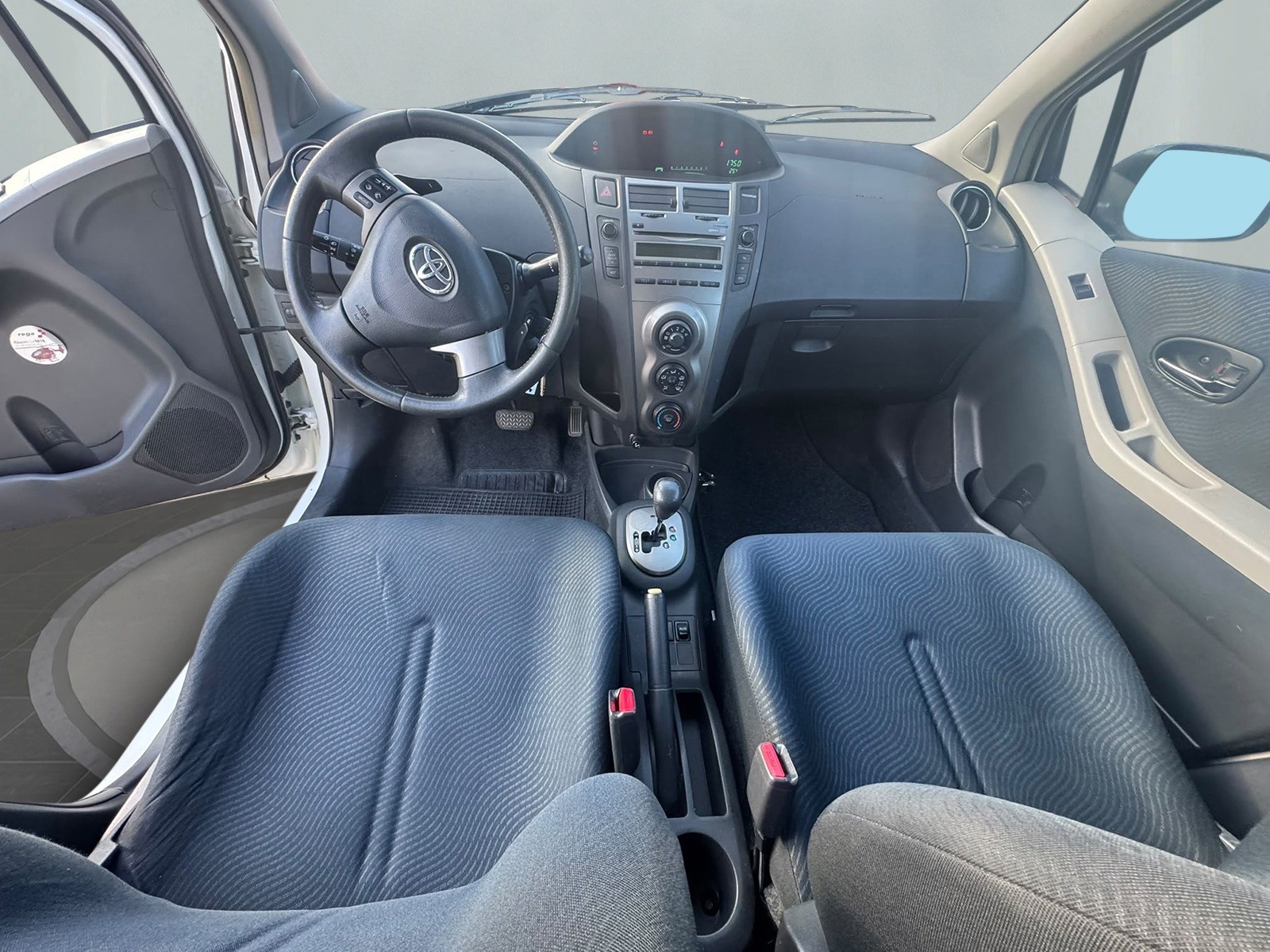 TOYOTA Yaris 1.33 Linea Luna Multimode-image-5