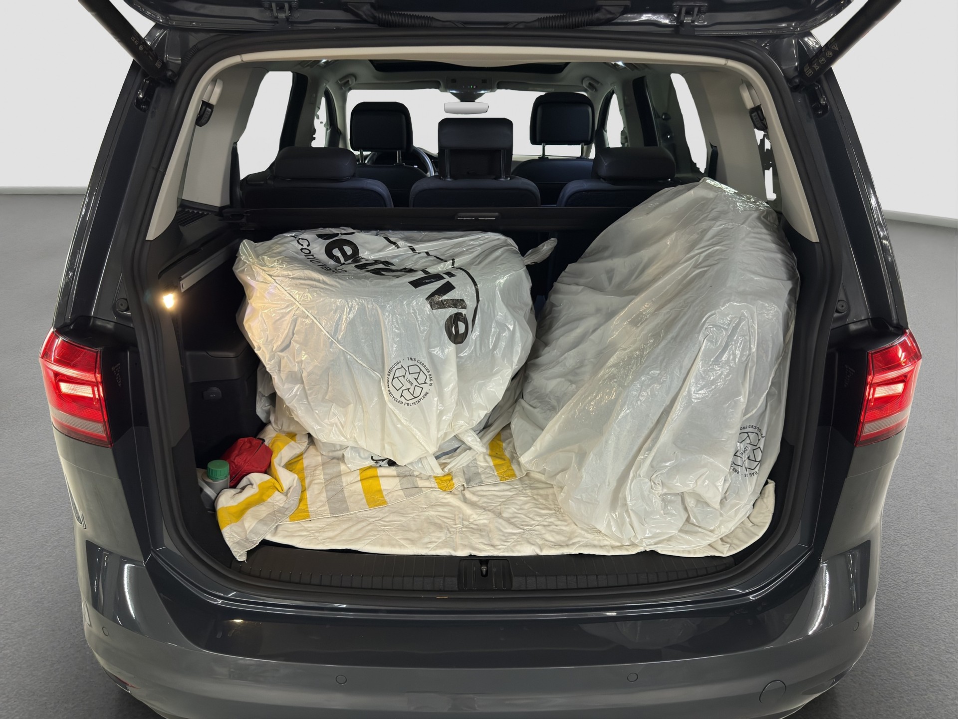 VW Touran 2.0 TDI Comfortline DSG | 7-Sitzer | PANO | FACELIFT-image-17