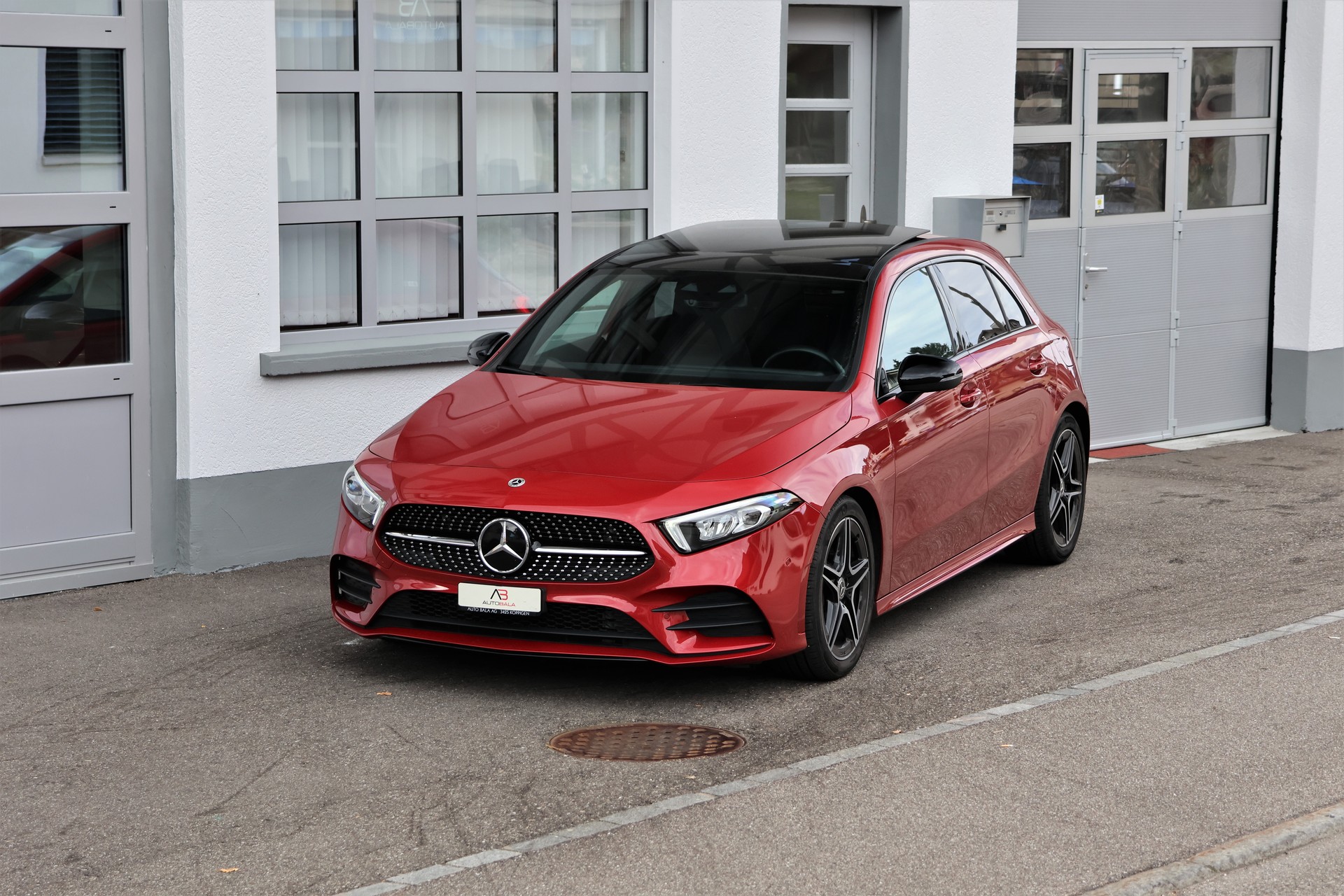 MERCEDES-BENZ A 180 d AMG Line 8G-DCT (CH) *Manufaktur Rosso Patagoni*