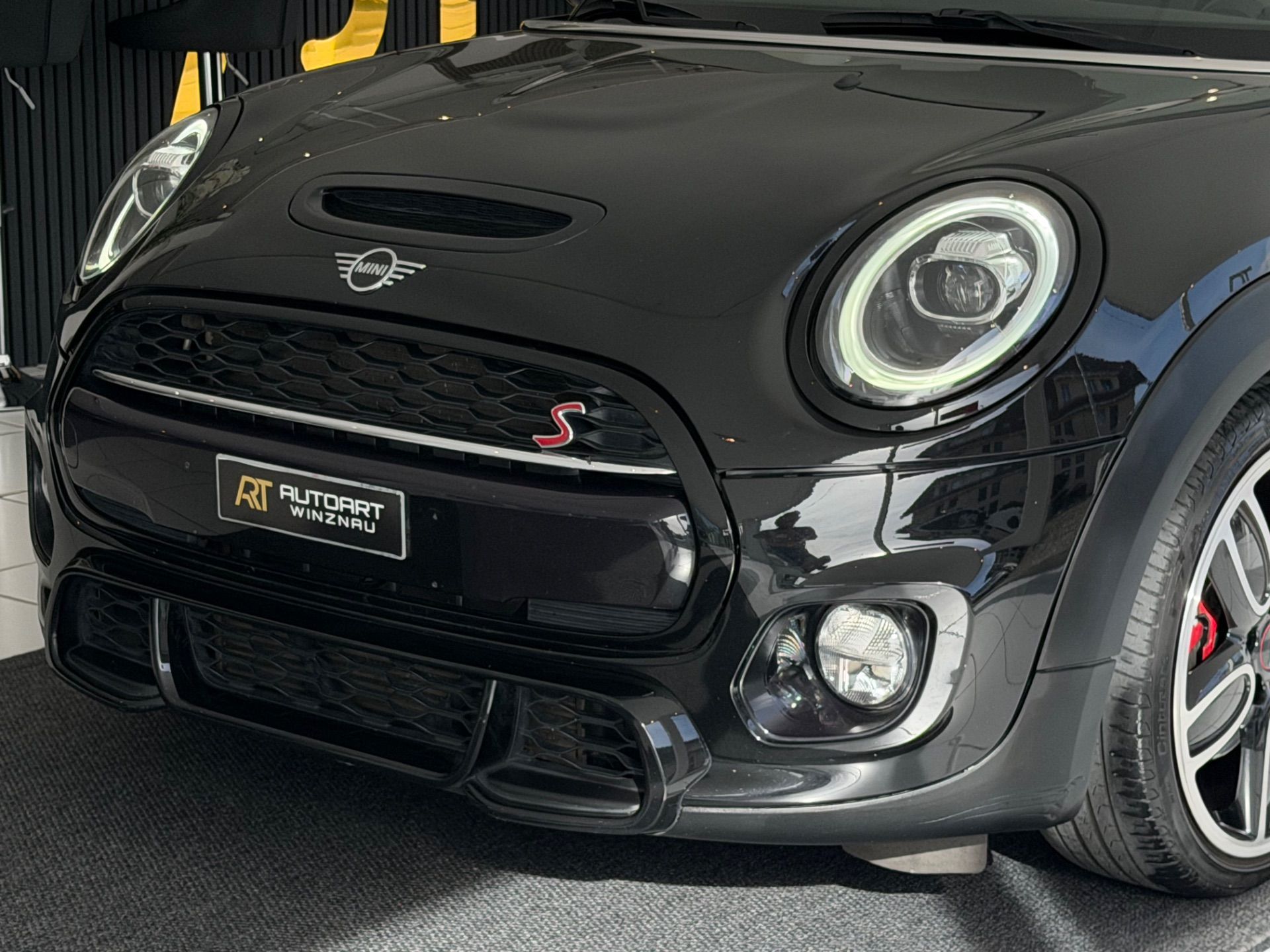 MINI Cooper S Cabriolet DKG John Cooper Works-image-29