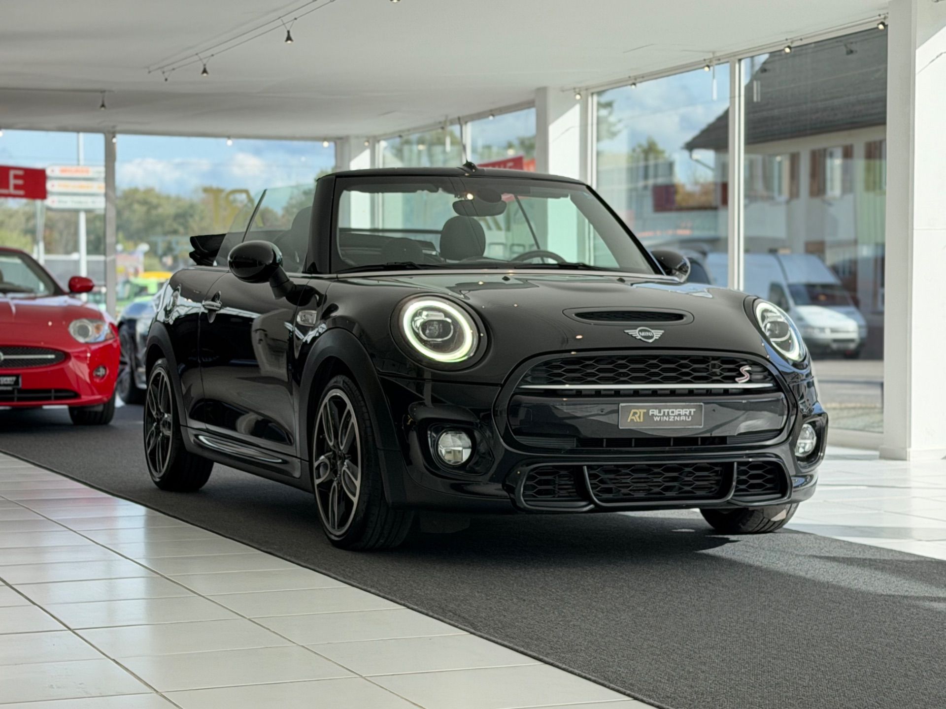 MINI Cooper S Cabriolet DKG John Cooper Works-showroom-element-2