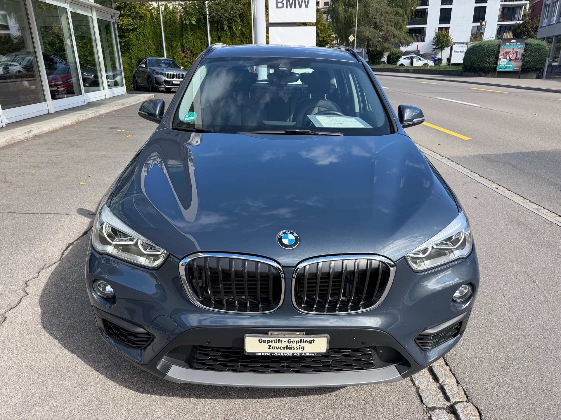 BMW X1 xDrive 20i Steptronic-showroom-element-1