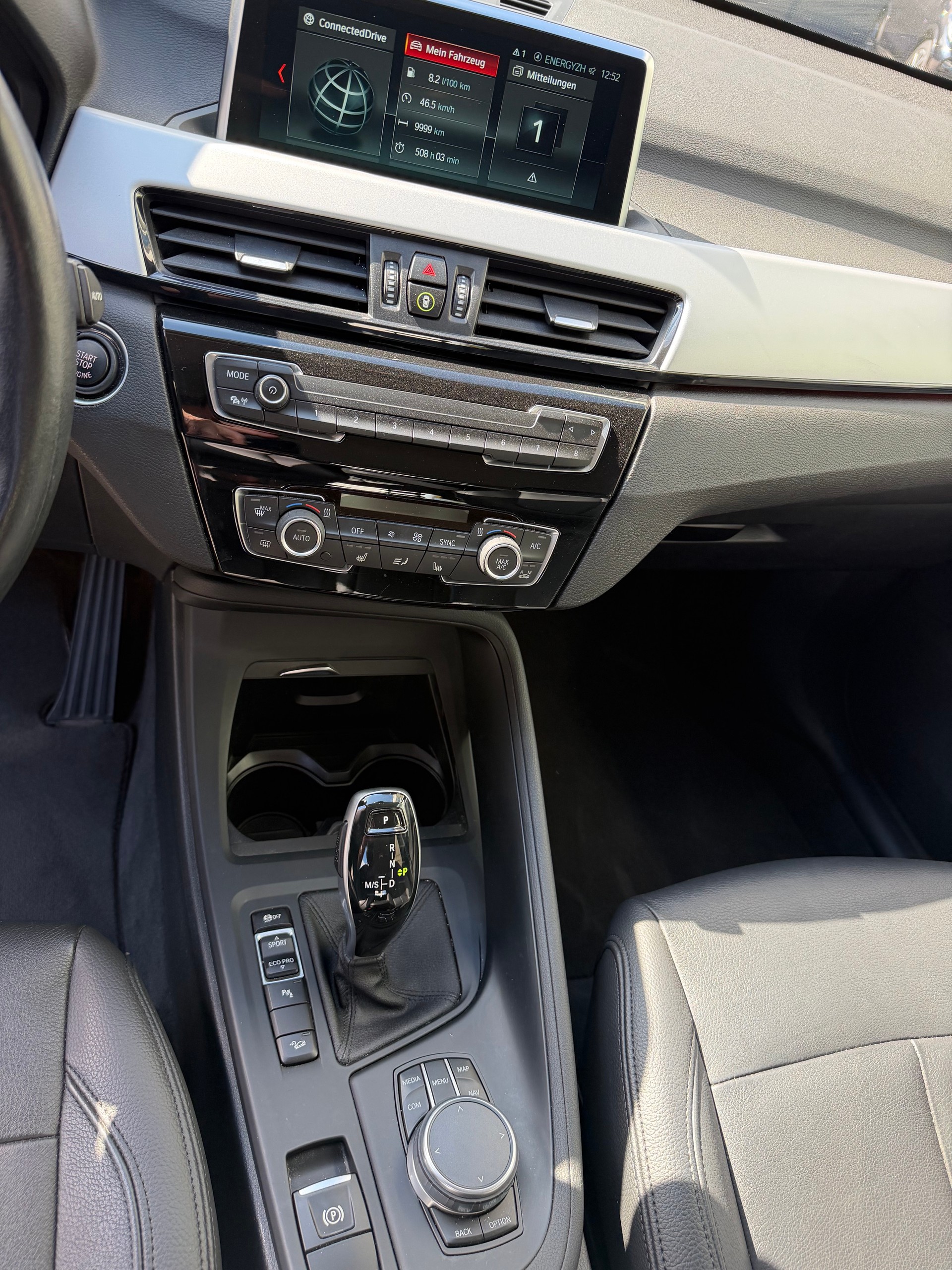BMW X1 xDrive 20i Steptronic-image-11