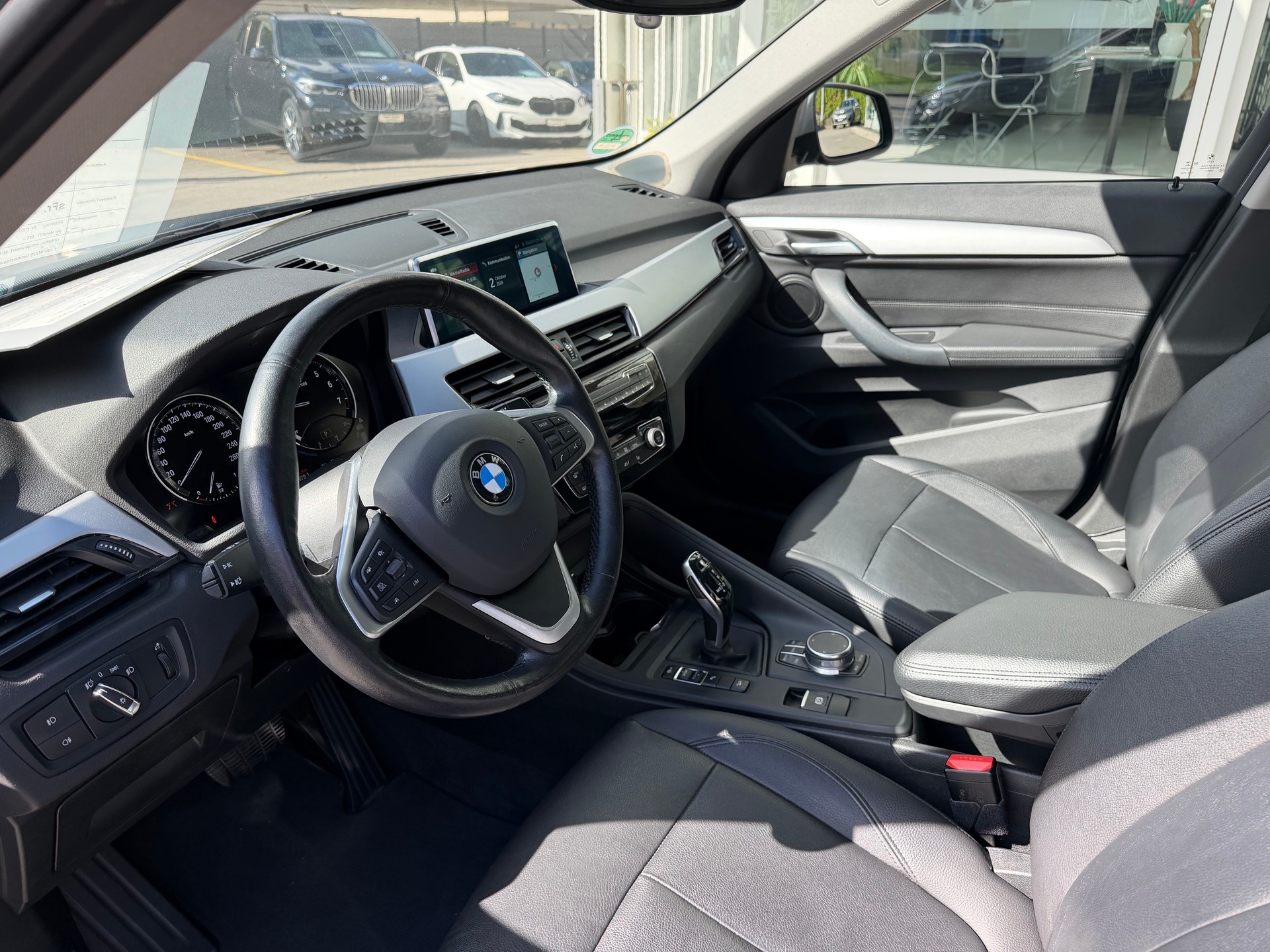 BMW X1 xDrive 20i Steptronic-image-7