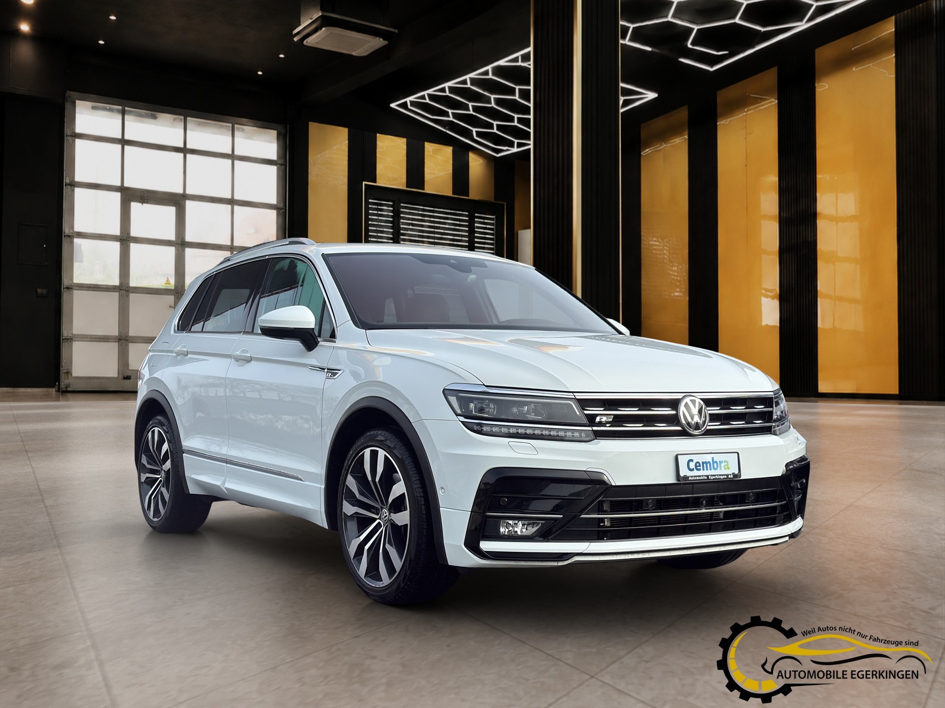 VW Tiguan R-Line 2.0TSI Highline 4Motion DSG-showroom-element-2