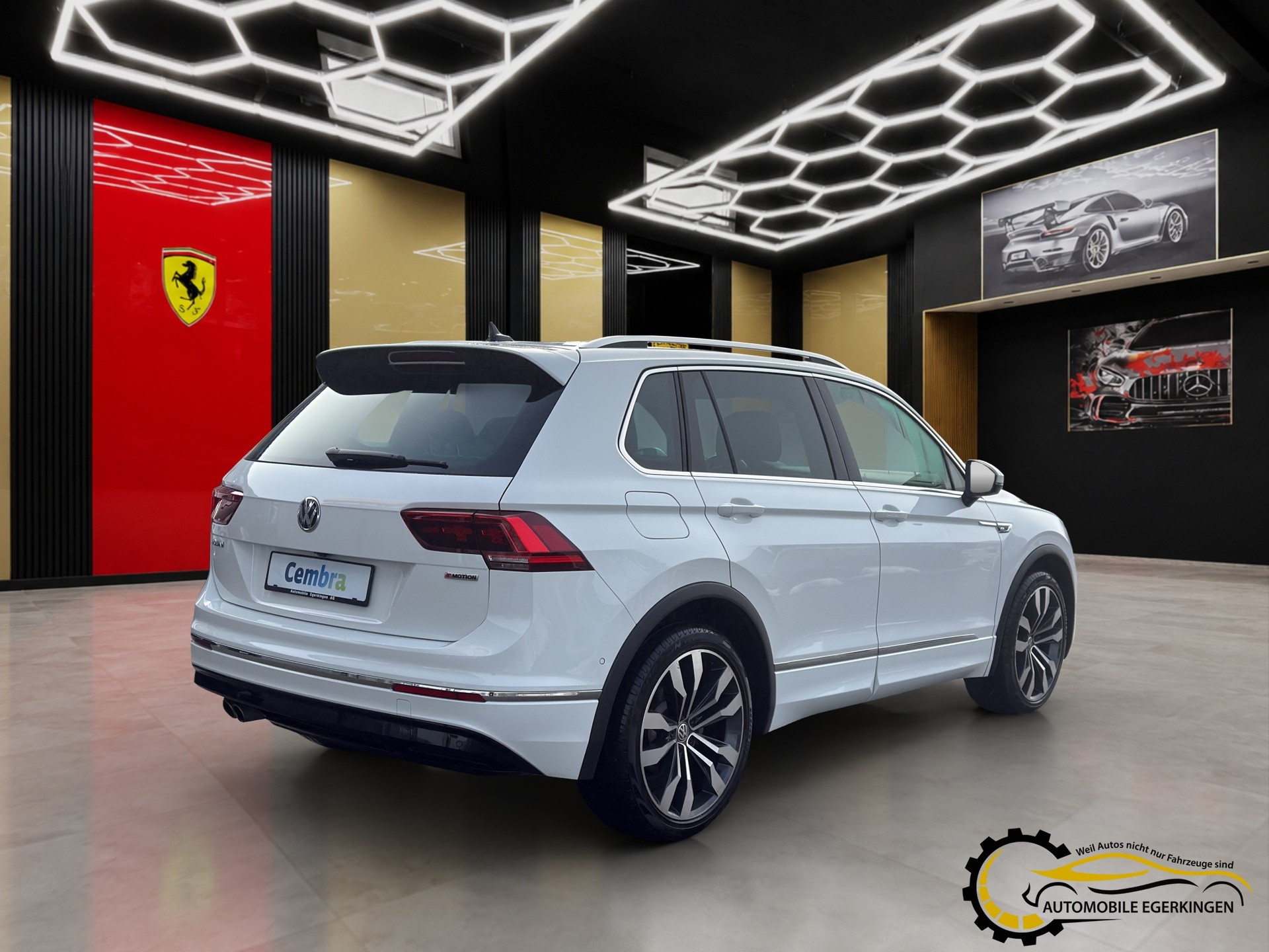 VW Tiguan R-Line 2.0TSI Highline 4Motion DSG-image-4
