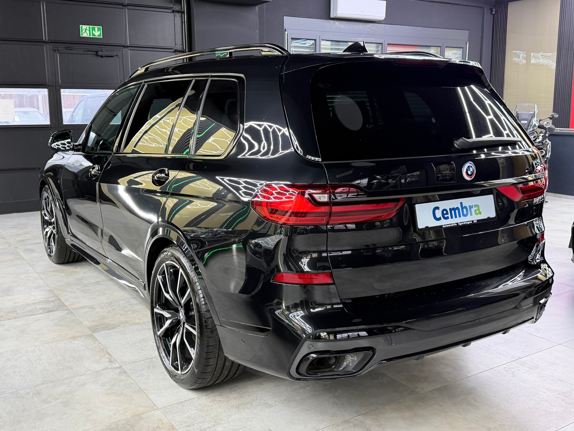 BMW X7 xDrive 48V 40d Steptronic-image-6