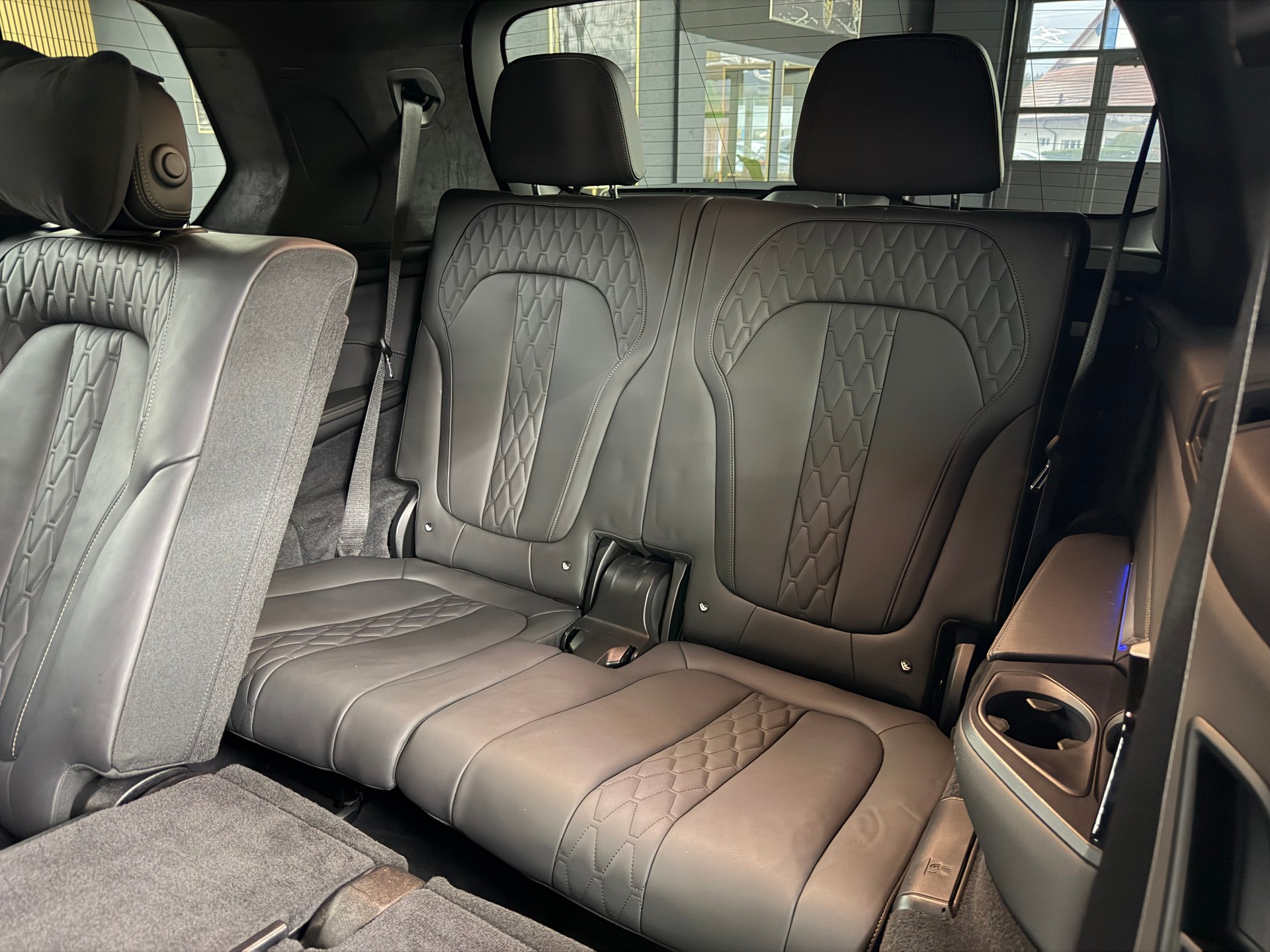 BMW X7 xDrive 48V 40d Steptronic-image-18