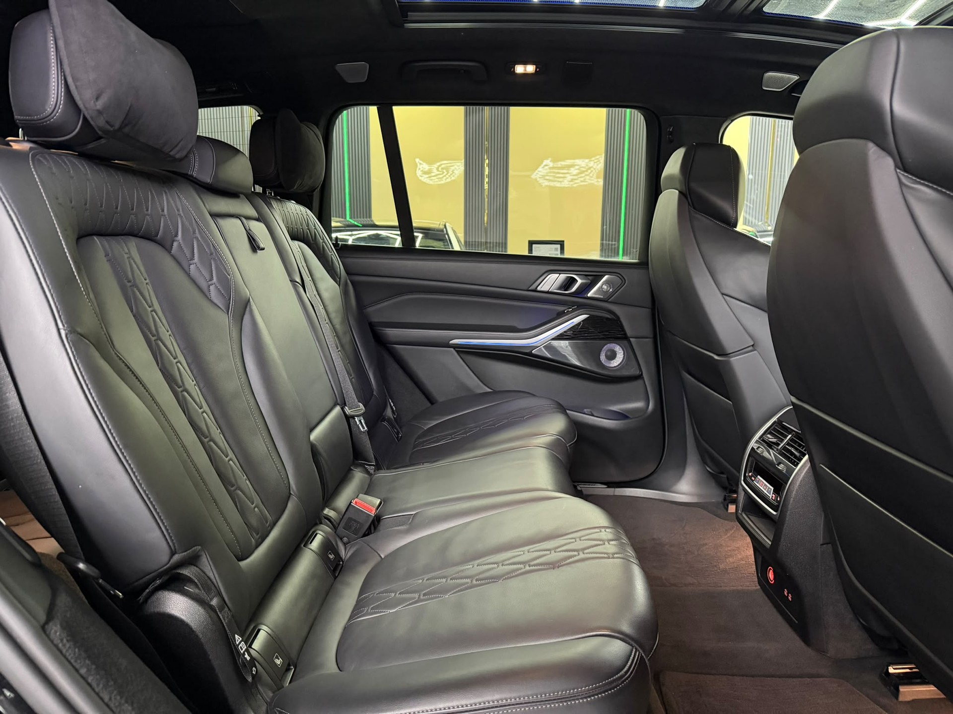 BMW X7 xDrive 48V 40d Steptronic-image-14
