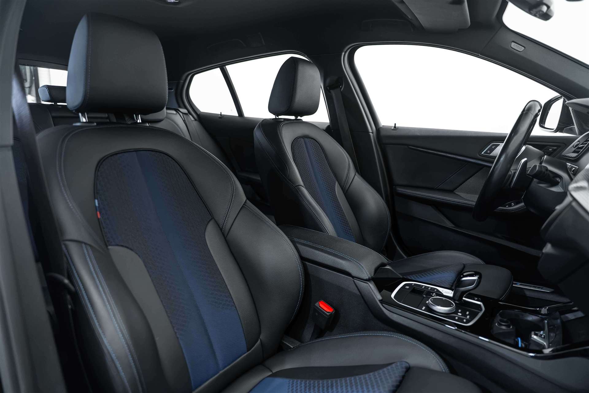 BMW M135i xDrive Steptronic 306PS-image-12