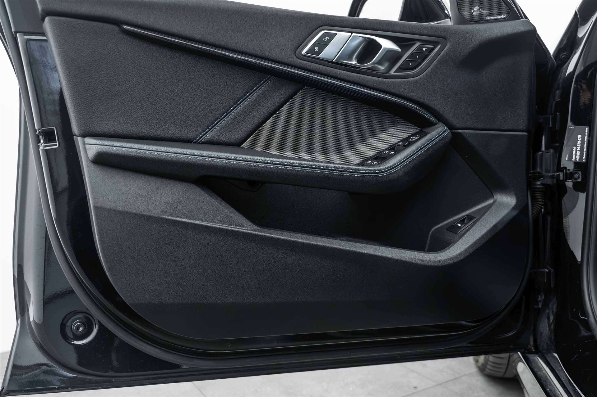 BMW M135i xDrive Steptronic 306PS-image-5