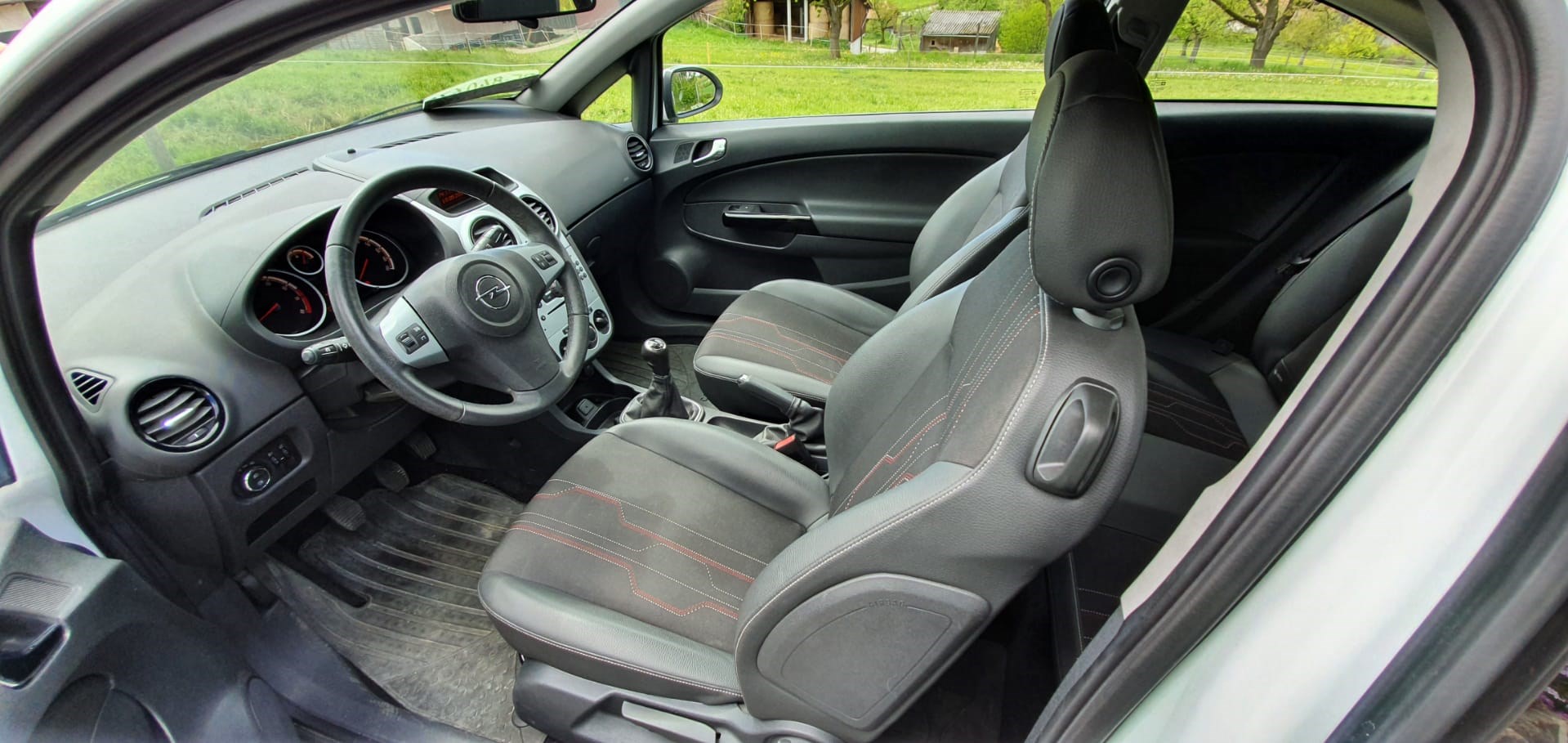 OPEL Corsa 1.4 TP Active Edition-image-4