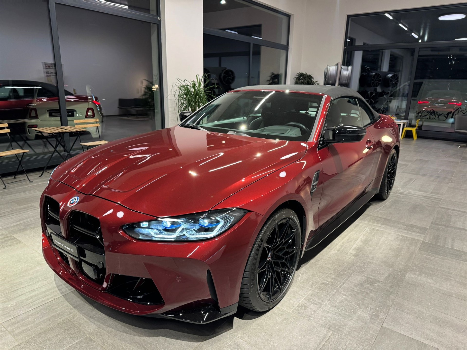 BMW M4 Cabrio Competition M xDrive-image-3