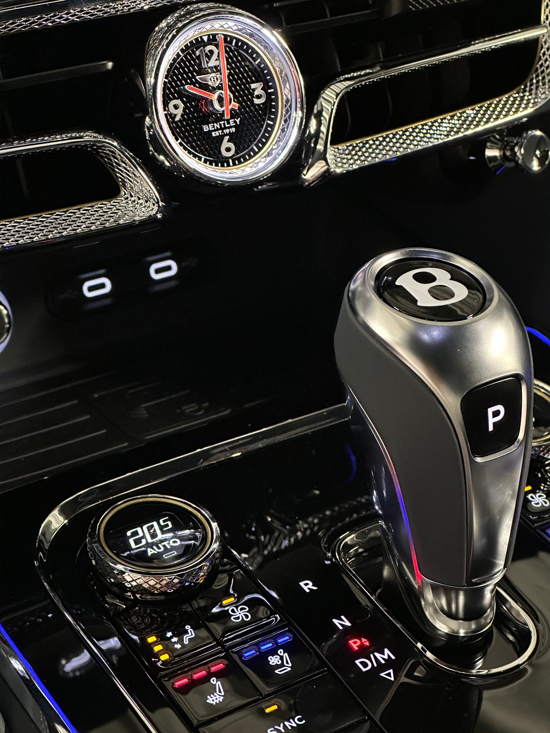 BENTLEY FLYING SPUR V8 Speed 782 Ch-image-19