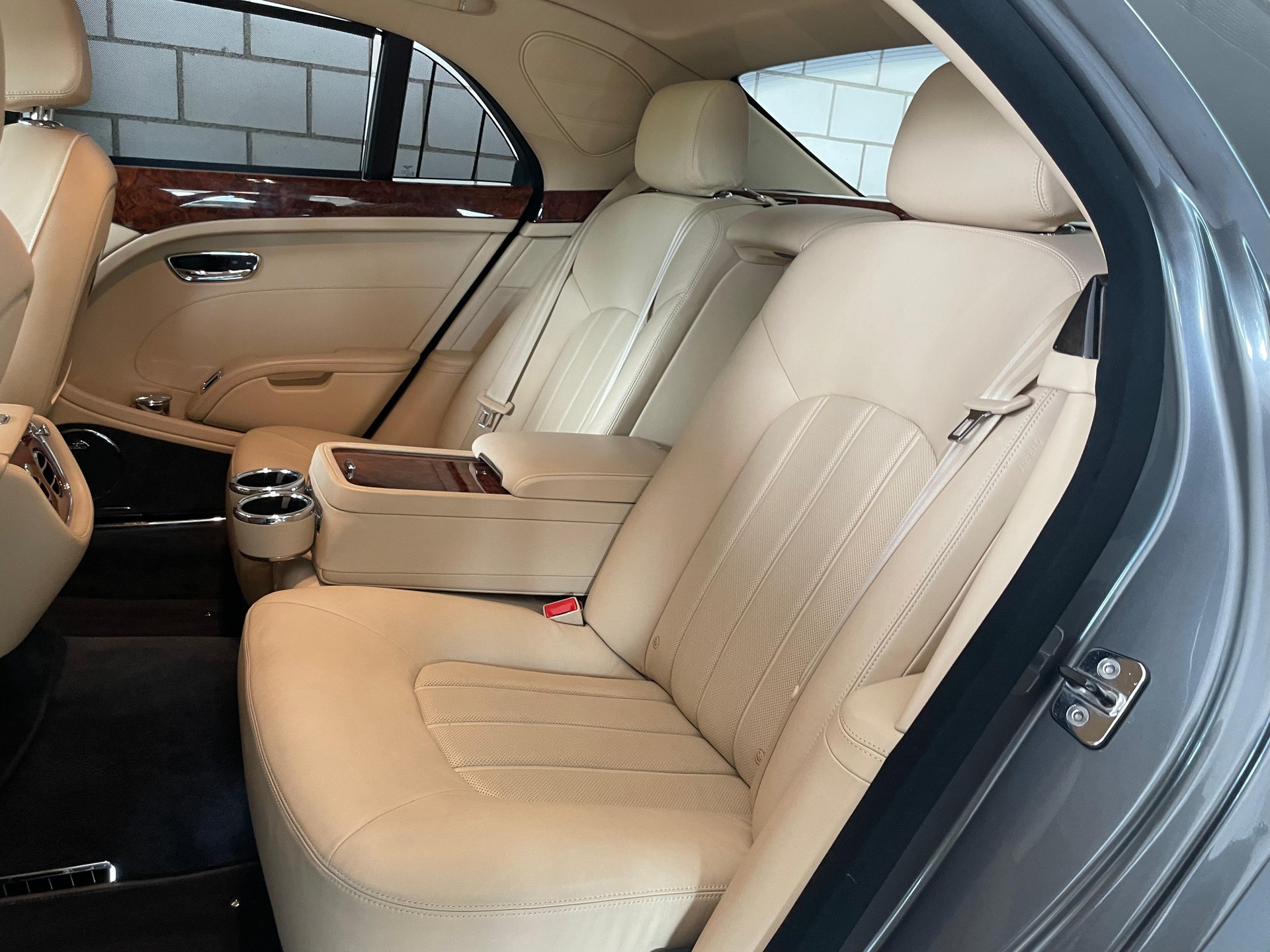 BENTLEY Mulsanne-image-4