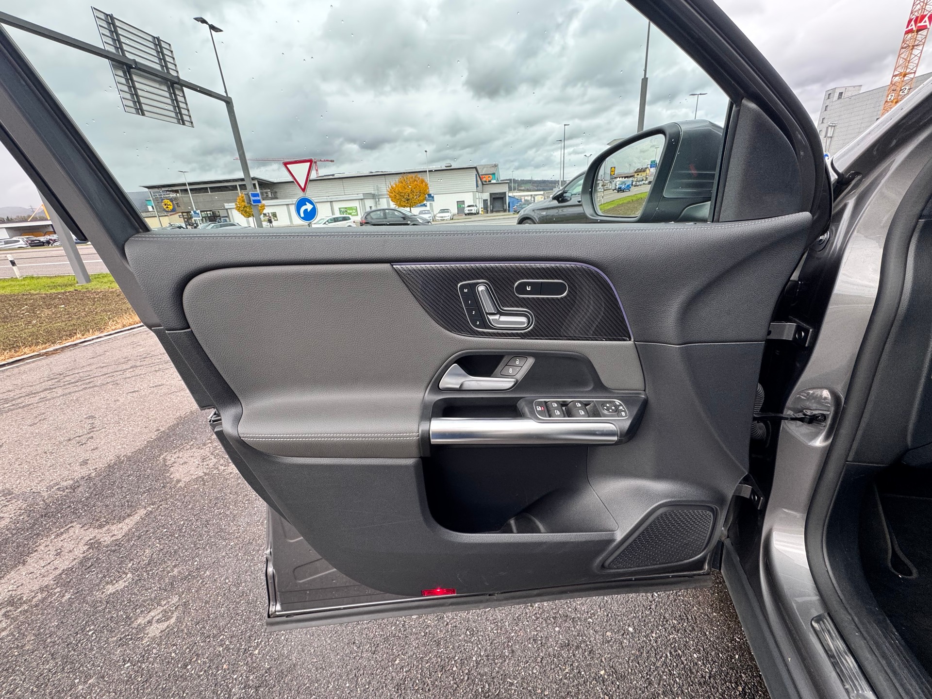 MERCEDES-BENZ GLA 35 AMG 4Matic 8G-Speedshift DCT-image-15