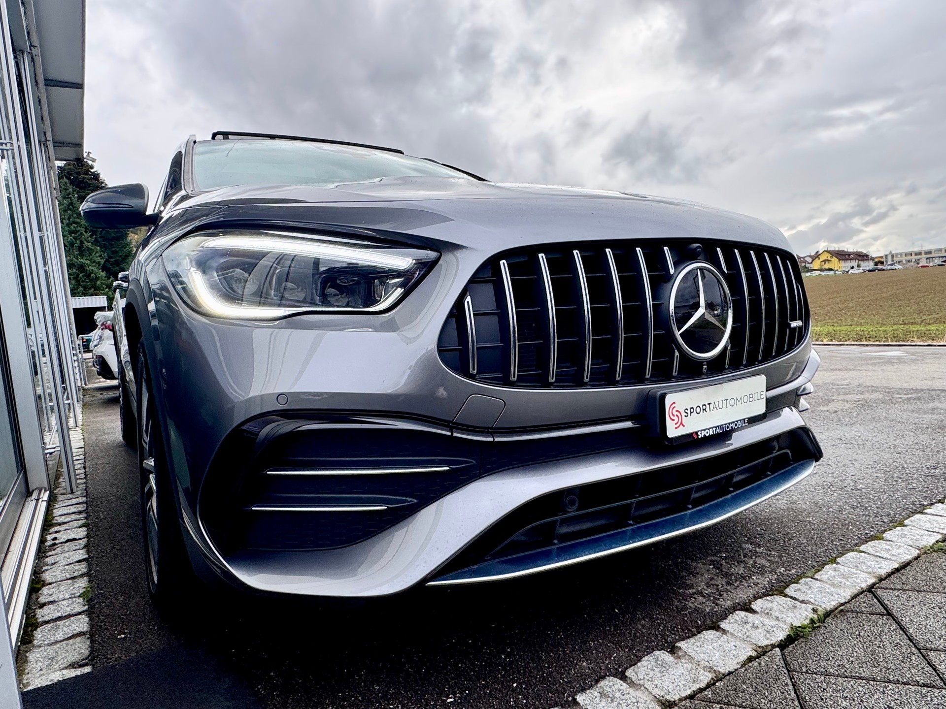 MERCEDES-BENZ GLA 35 AMG 4Matic 8G-Speedshift DCT-image-4
