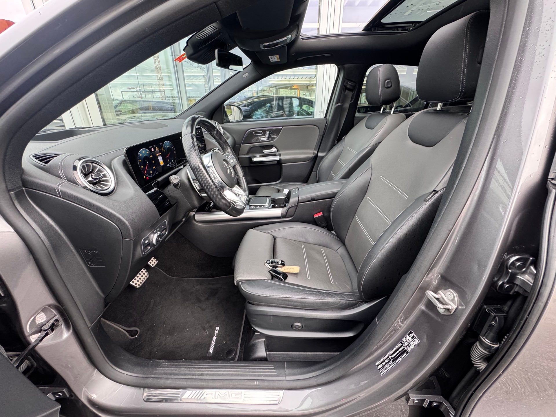 MERCEDES-BENZ GLA 35 AMG 4Matic 8G-Speedshift DCT-image-12