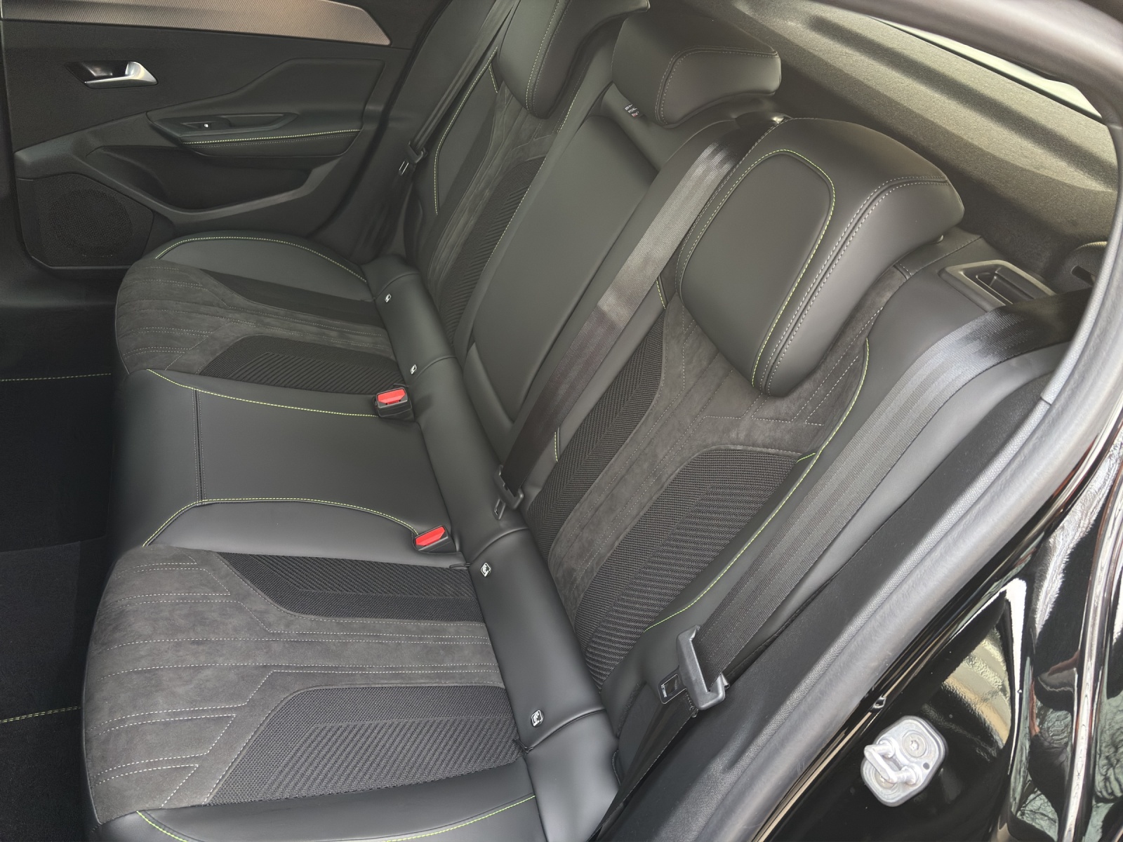 PEUGEOT 308 1.6 PHEV 195 GT-image-12