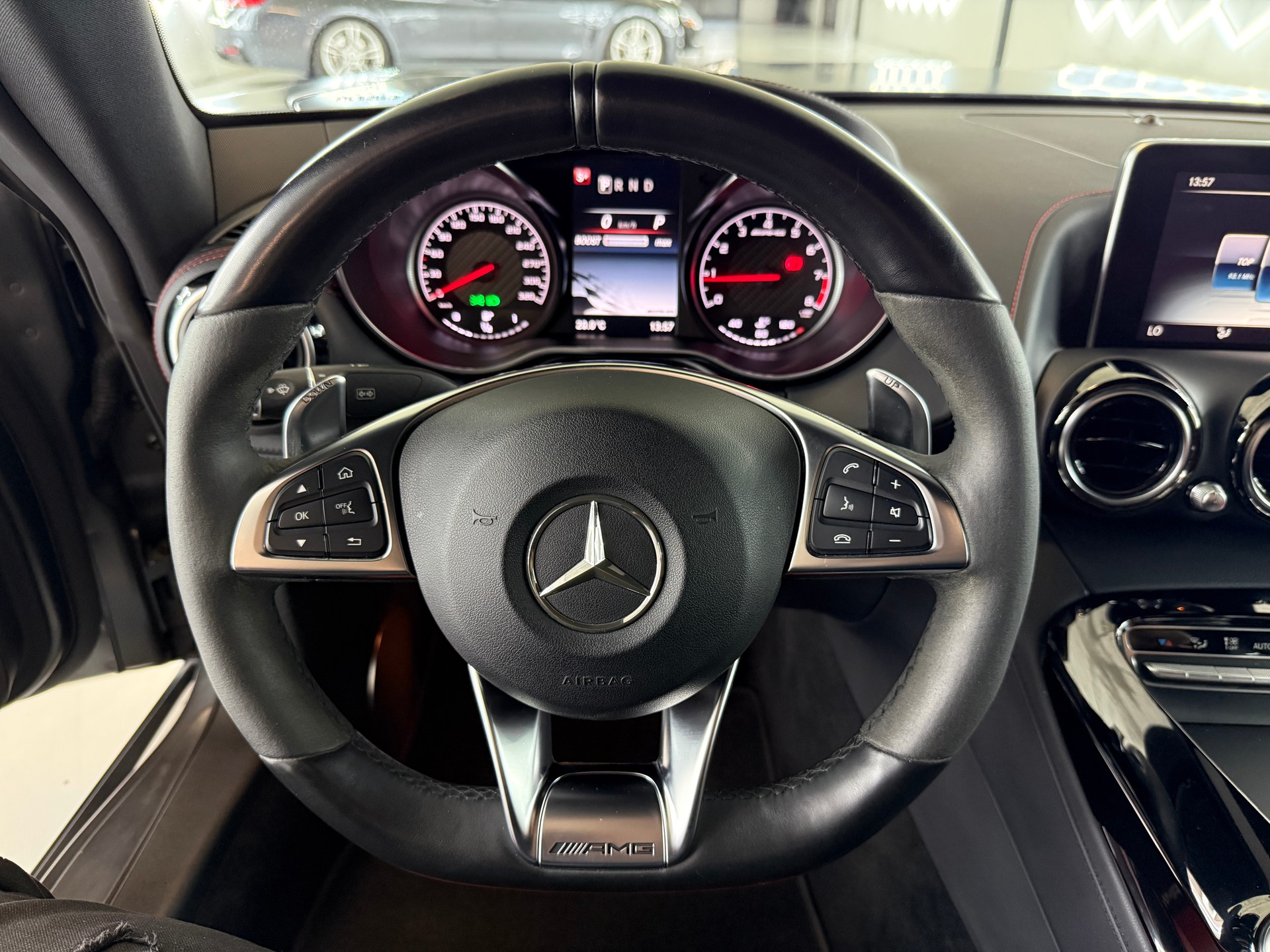 MERCEDES-BENZ AMG GT Speedshift DCT-image-22