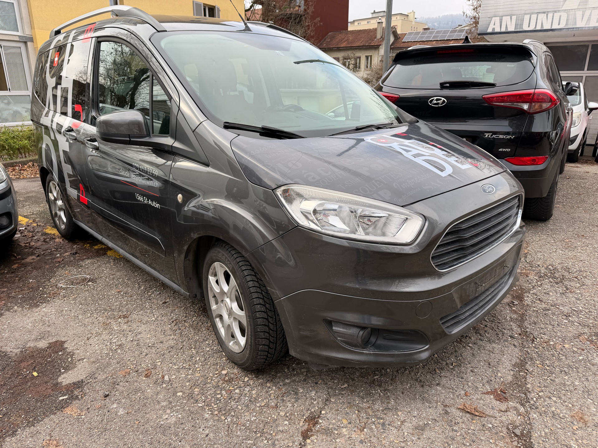 FORD Tourneo Courier 1.0 SCTi Titanium-image-2