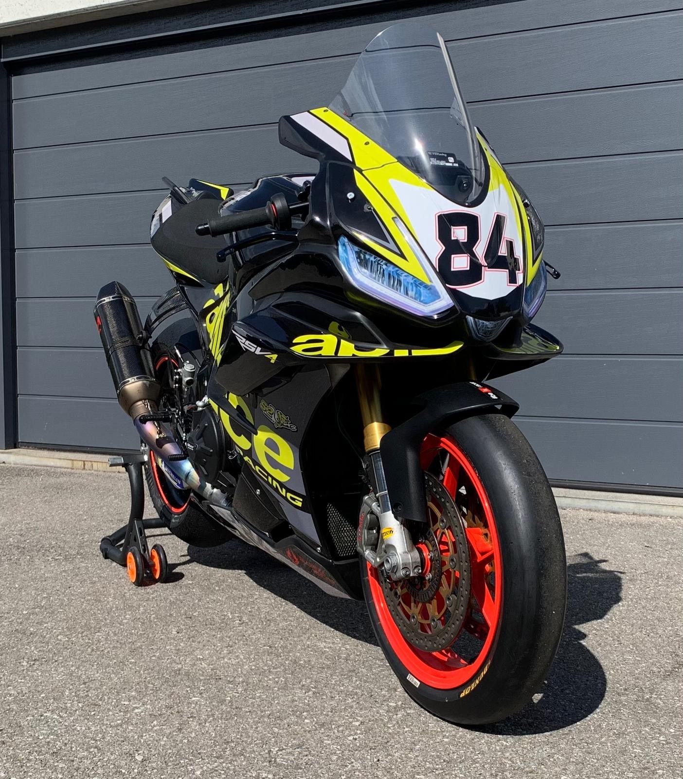 APRILIA RSV4 1100 RR-image-1