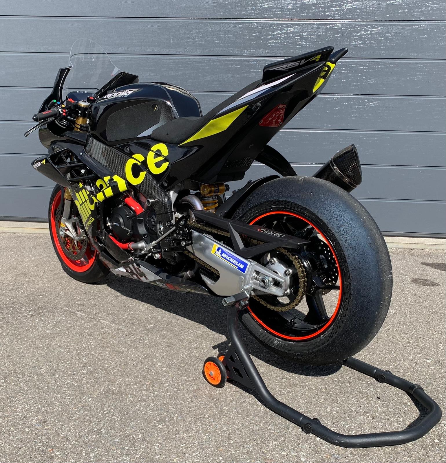 APRILIA RSV4 1100 RR-image-4