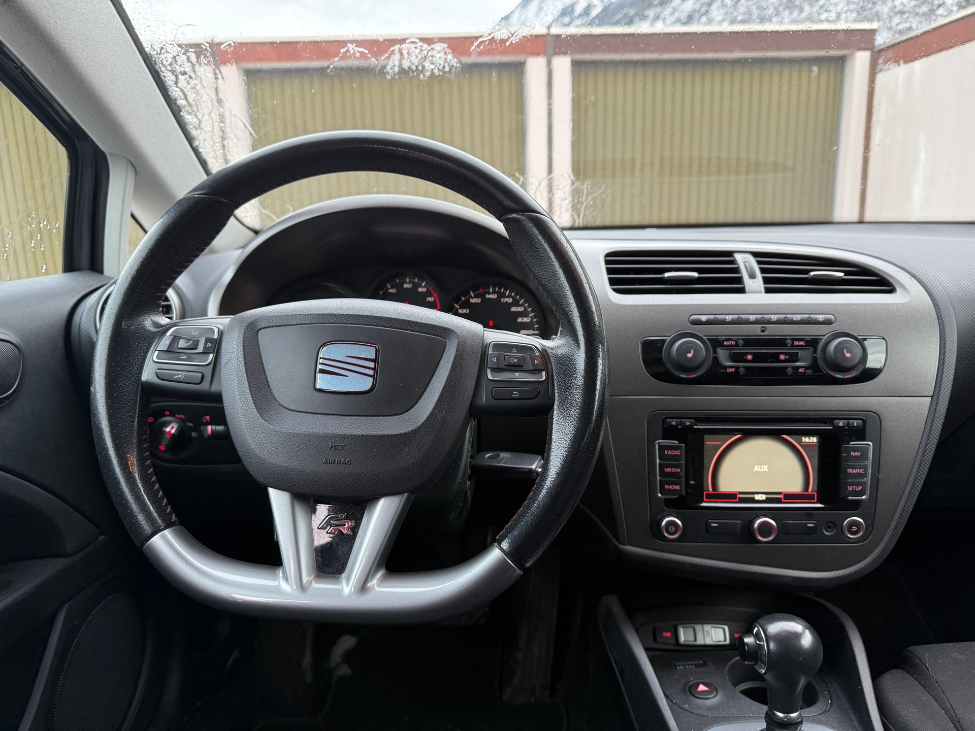 SEAT Leon 2.0 TSI FR DSG-image-10
