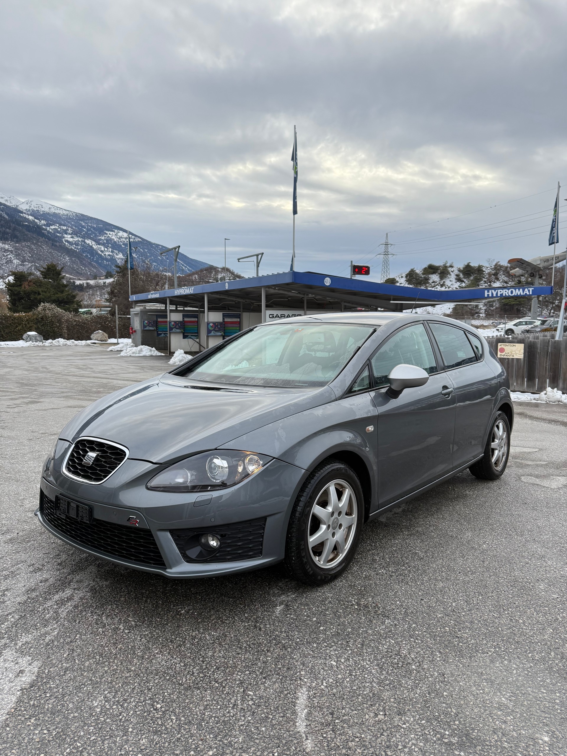 SEAT Leon 2.0 TSI FR DSG-image-2