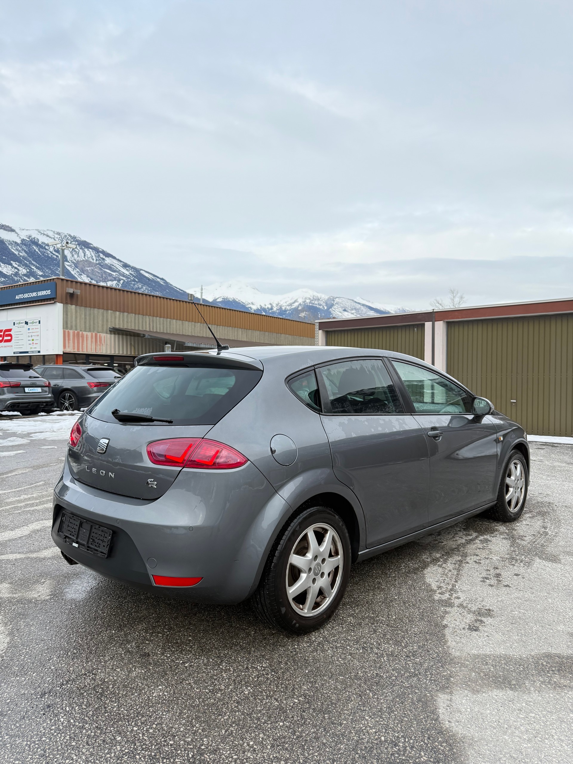 SEAT Leon 2.0 TSI FR DSG-image-3